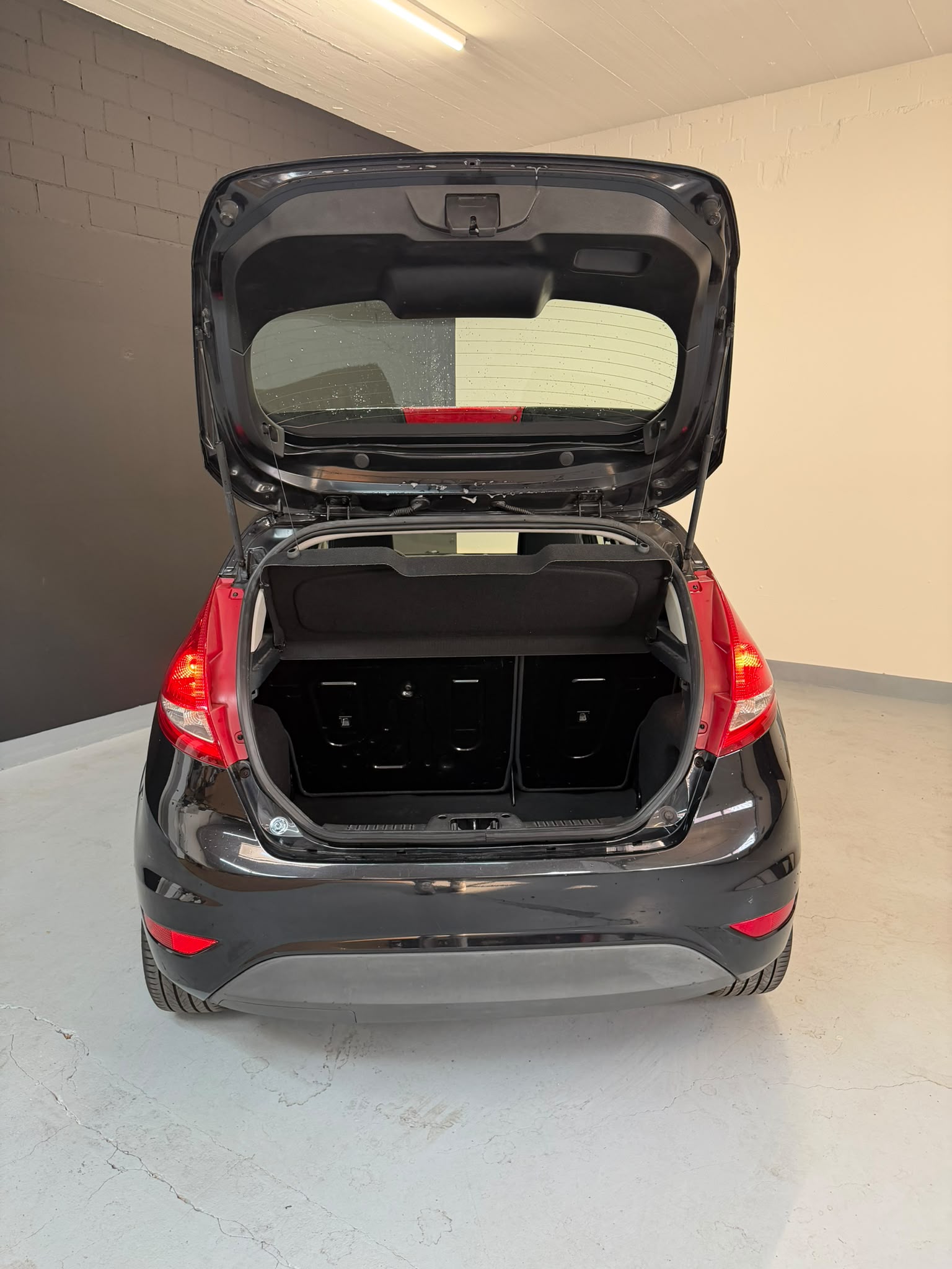 FORD Fiesta 1.4 16V Trend ***CH-Fahrzeug***-image-5