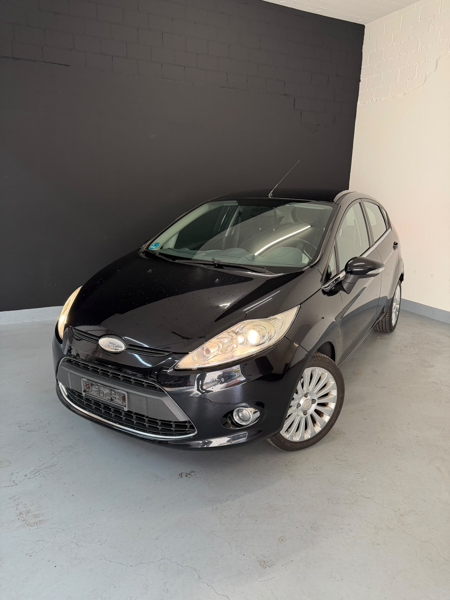 FORD Fiesta 1.4 16V Trend ***CH-Fahrzeug***-image-2