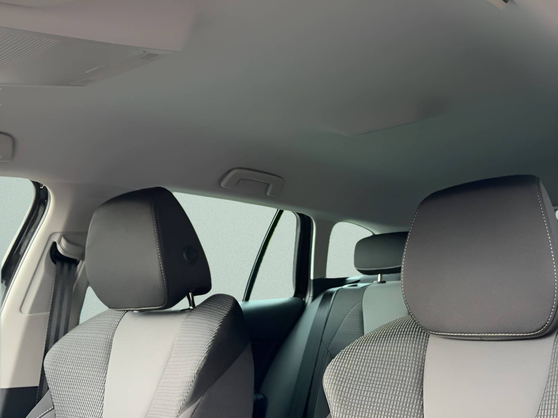 SKODA Octavia Combi 1.5 TSI mHEV DSG Selection-image-10