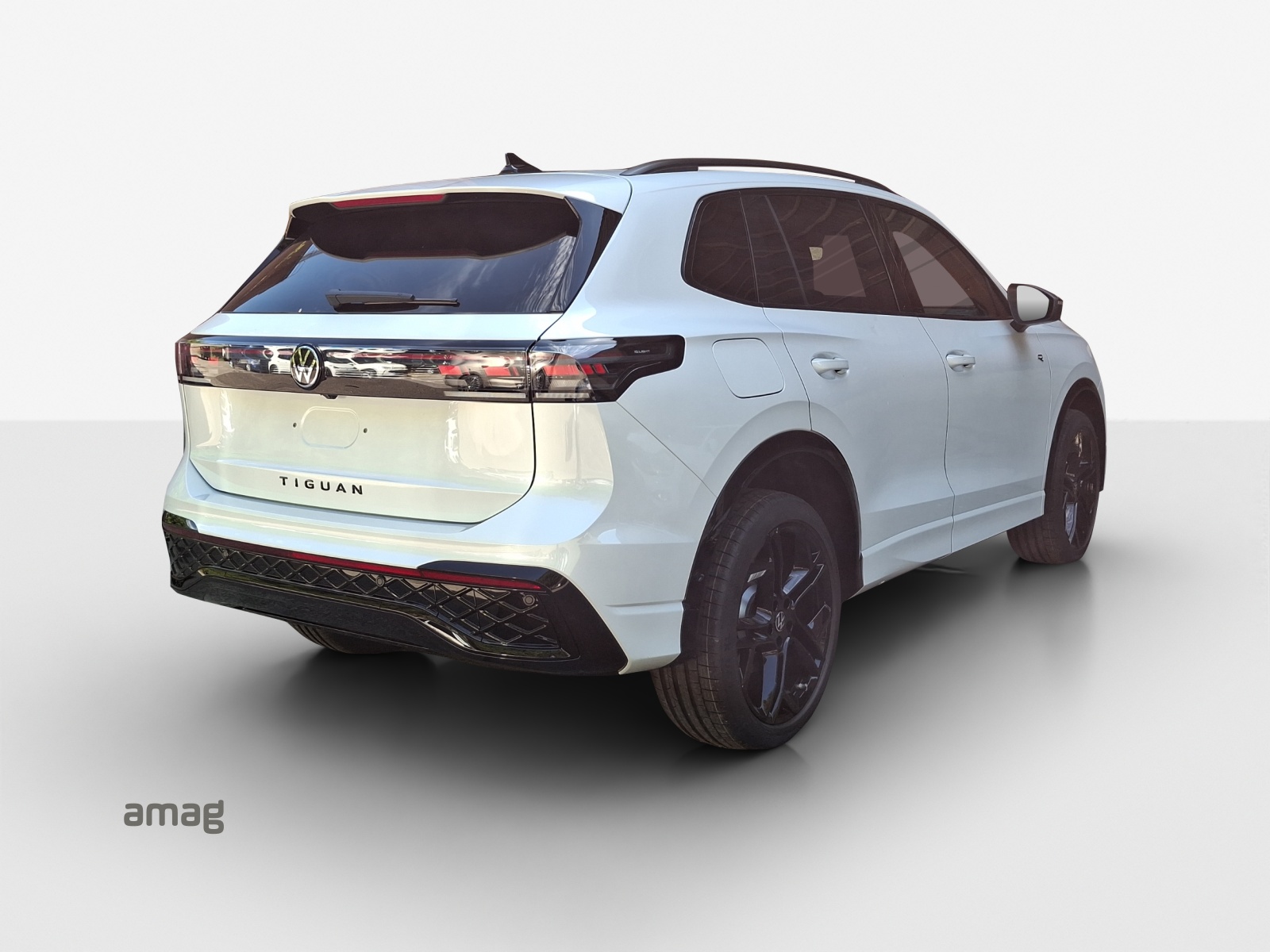 VW Tiguan 2.0 TSI DSG R-Line Plus 4Motion-image-4