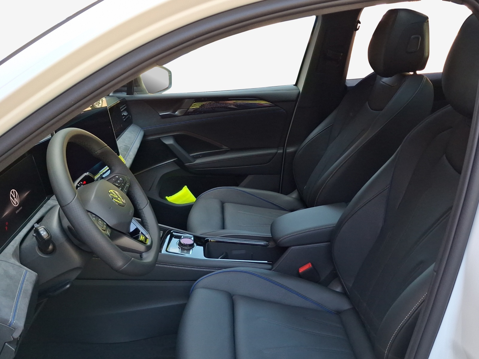 VW Tiguan 2.0 TSI DSG R-Line Plus 4Motion-image-7