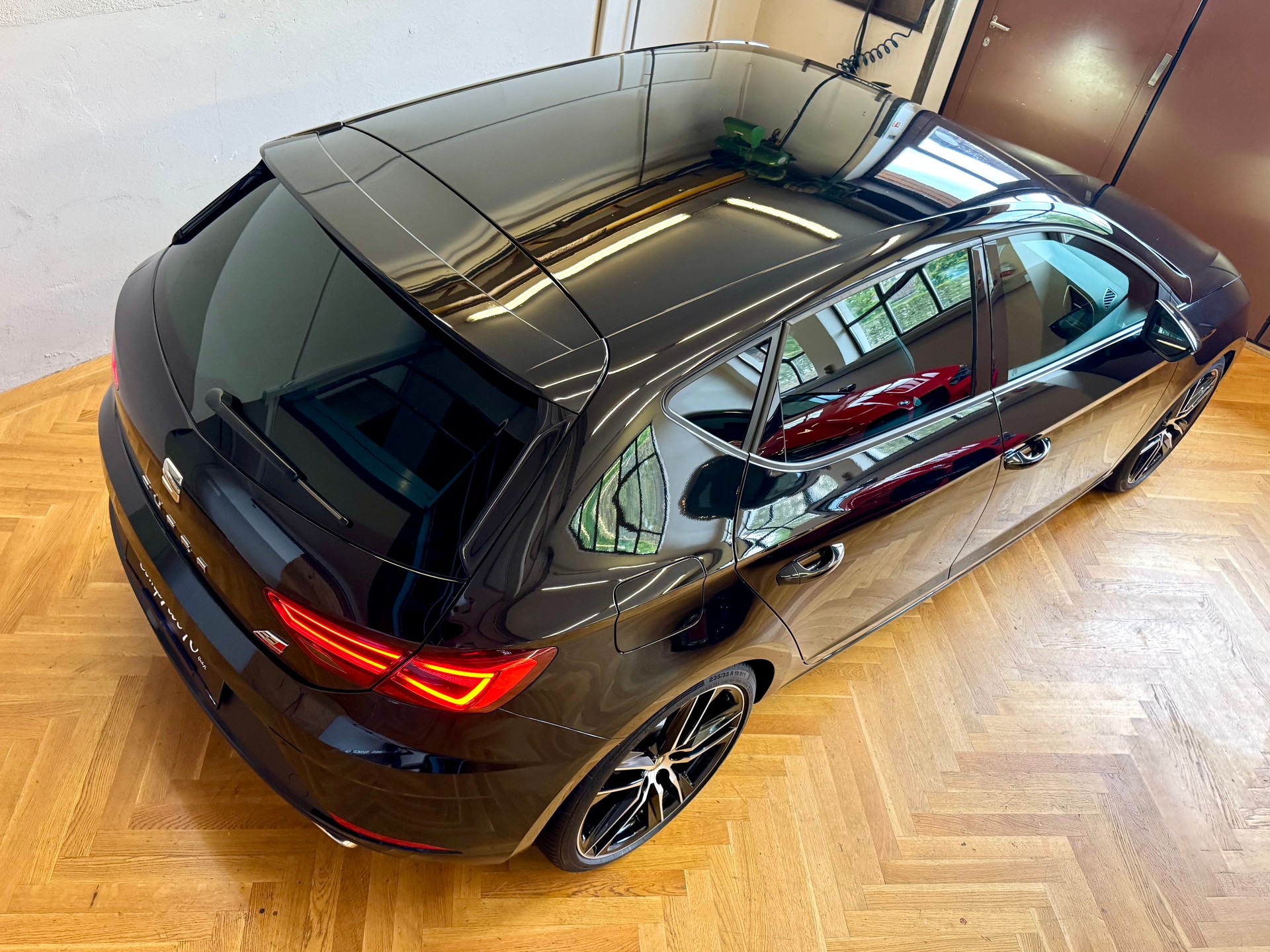 SEAT Leon 2.0 TSI Cupra 300 DSG-image-7