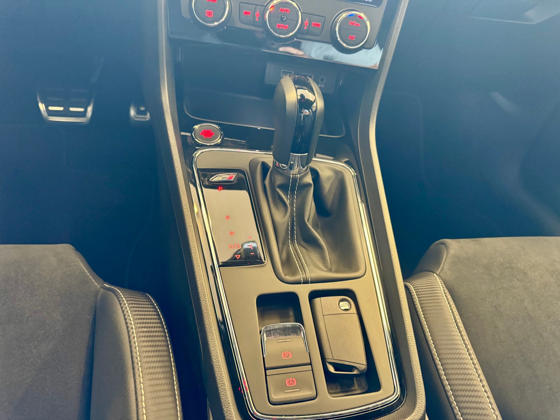 SEAT Leon 2.0 TSI Cupra 300 DSG-image-26