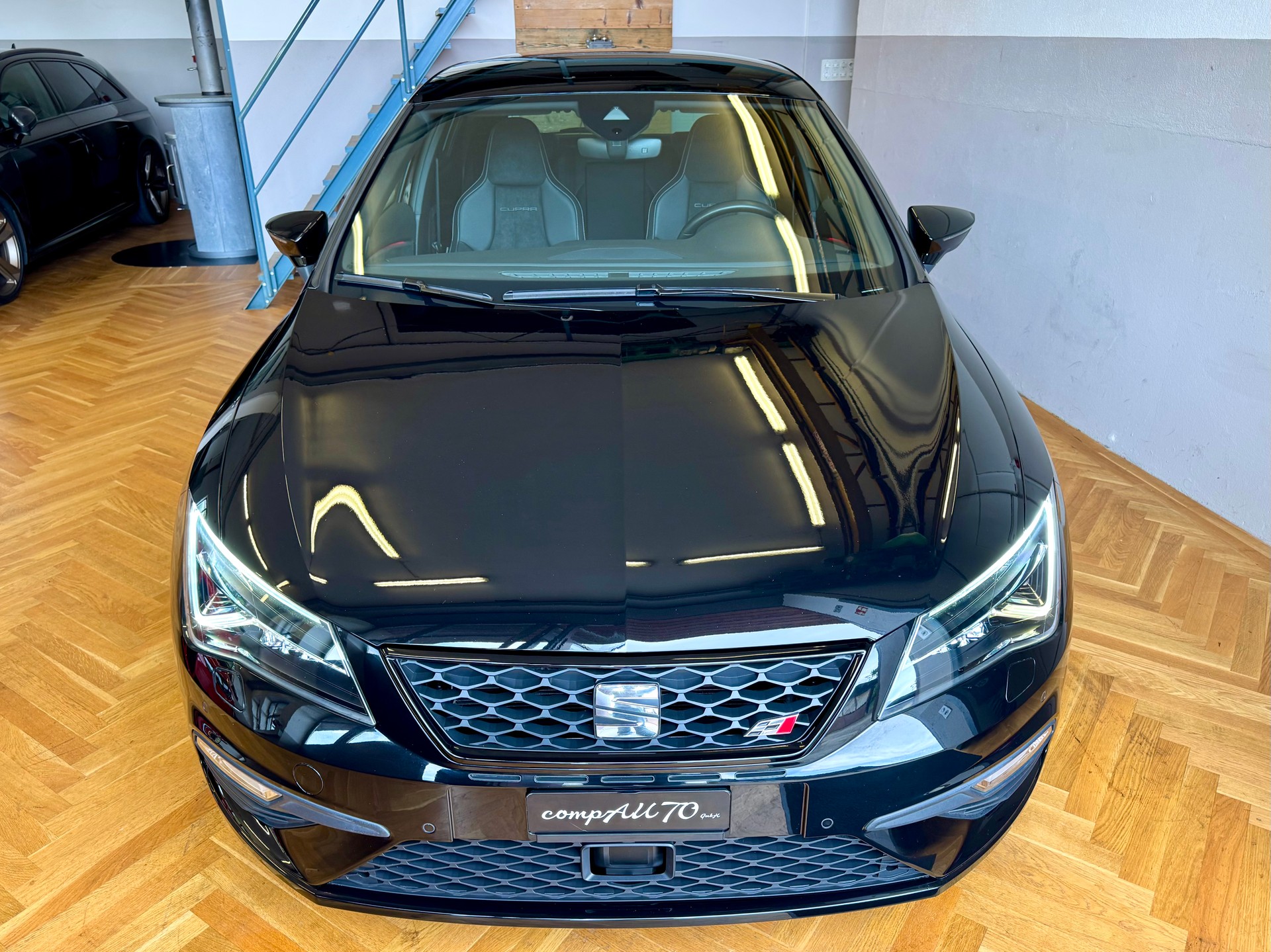 SEAT Leon 2.0 TSI Cupra 300 DSG-image-12