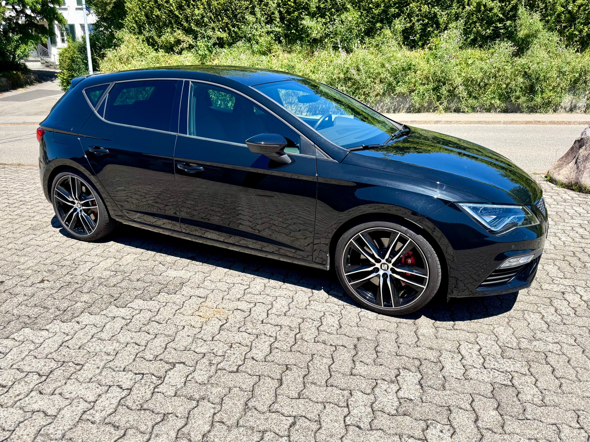 SEAT Leon 2.0 TSI Cupra 300 DSG-image-1