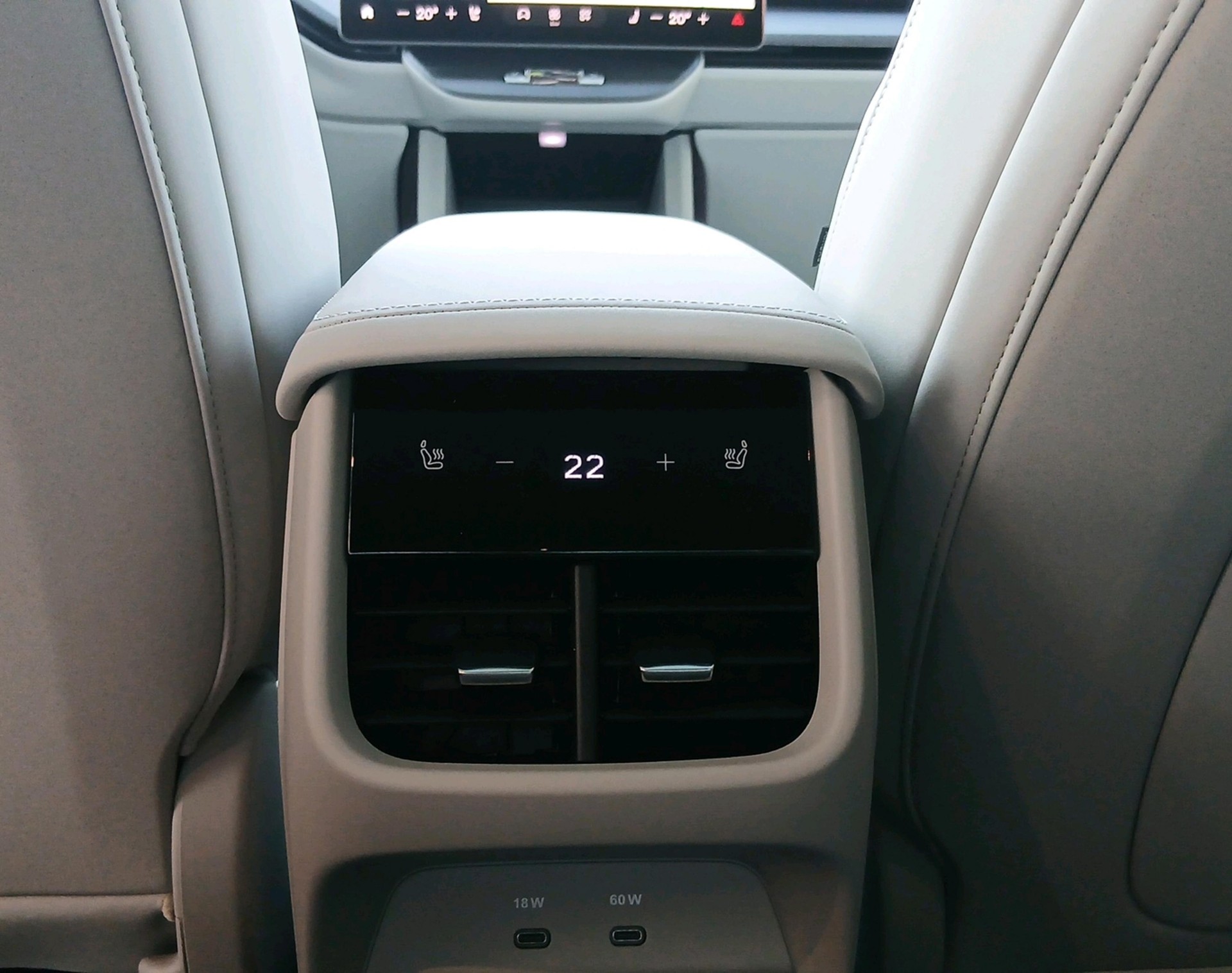 VOLVO EX60 Twin Ultra AWD-image-19