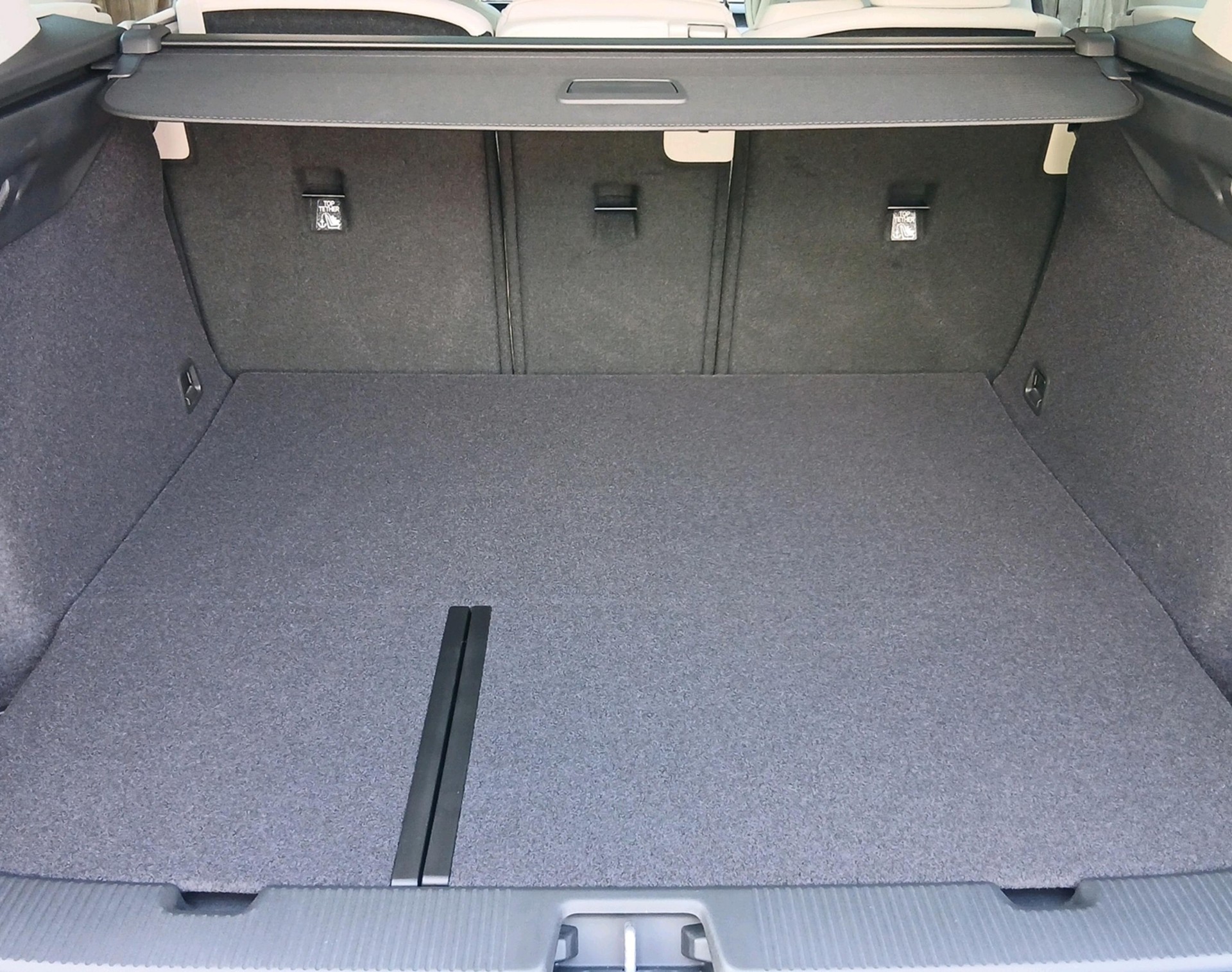 VOLVO EX60 Twin Ultra AWD-image-5