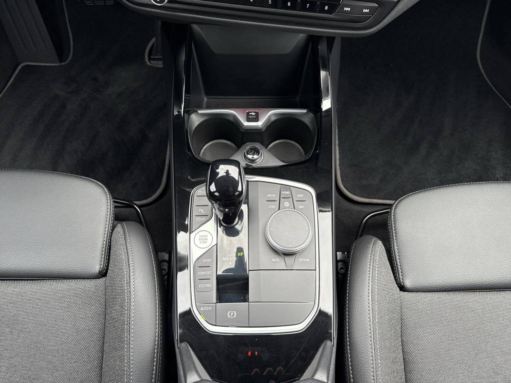 BMW 118i Sport Line Steptronic-image-13