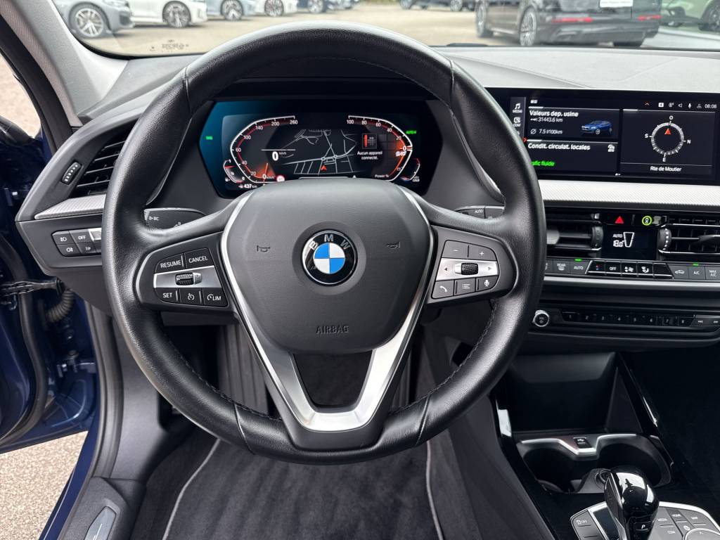 BMW 118i Sport Line Steptronic-image-12