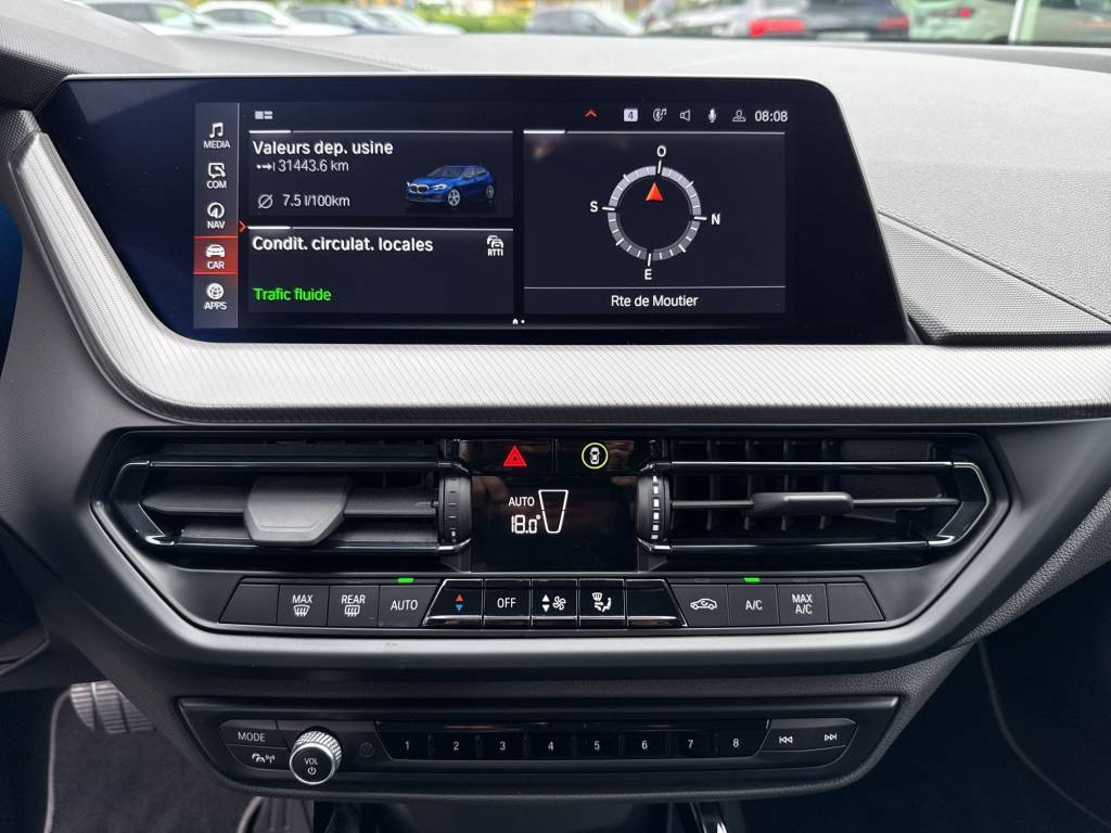 BMW 118i Sport Line Steptronic-image-11