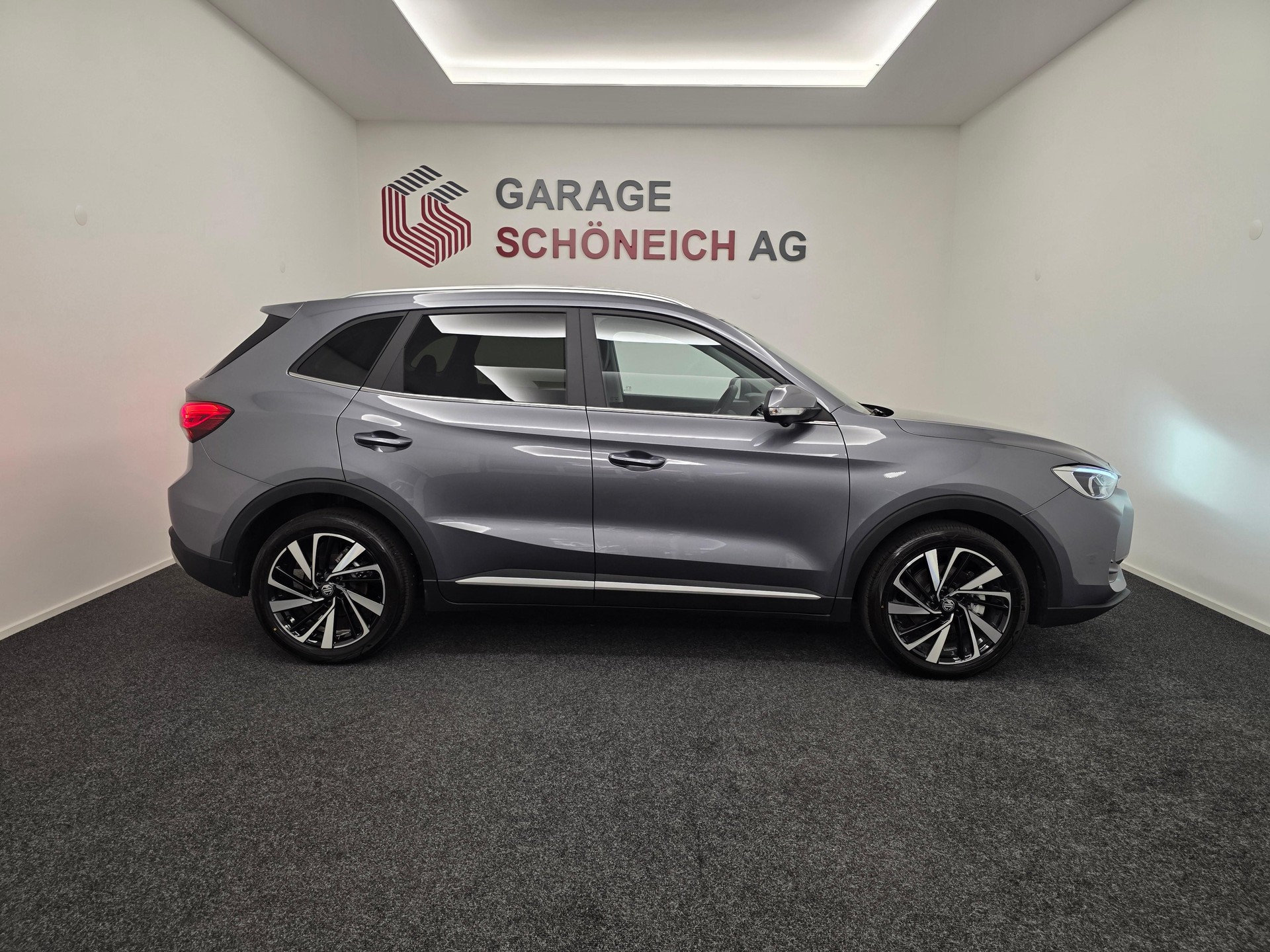 MG ZS 1.5 Hybrid+ Luxury-image-3