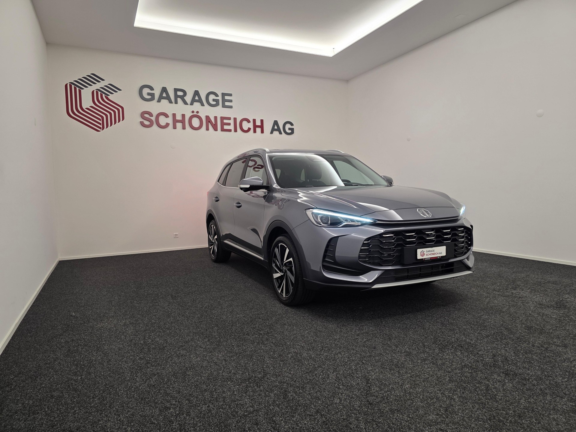 MG ZS 1.5 Hybrid+ Luxury-image-2