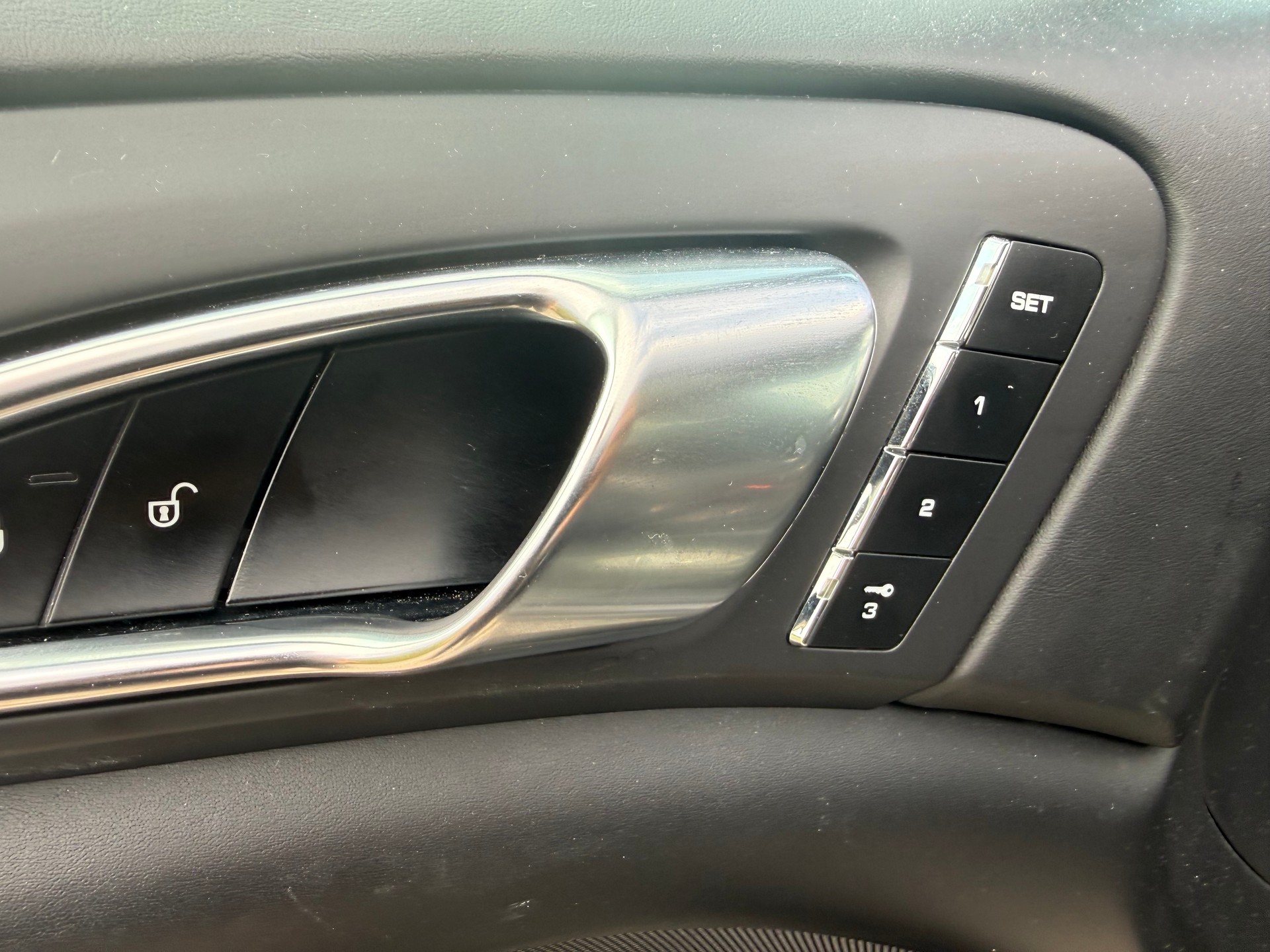 PORSCHE Cayenne Diesel-image-16