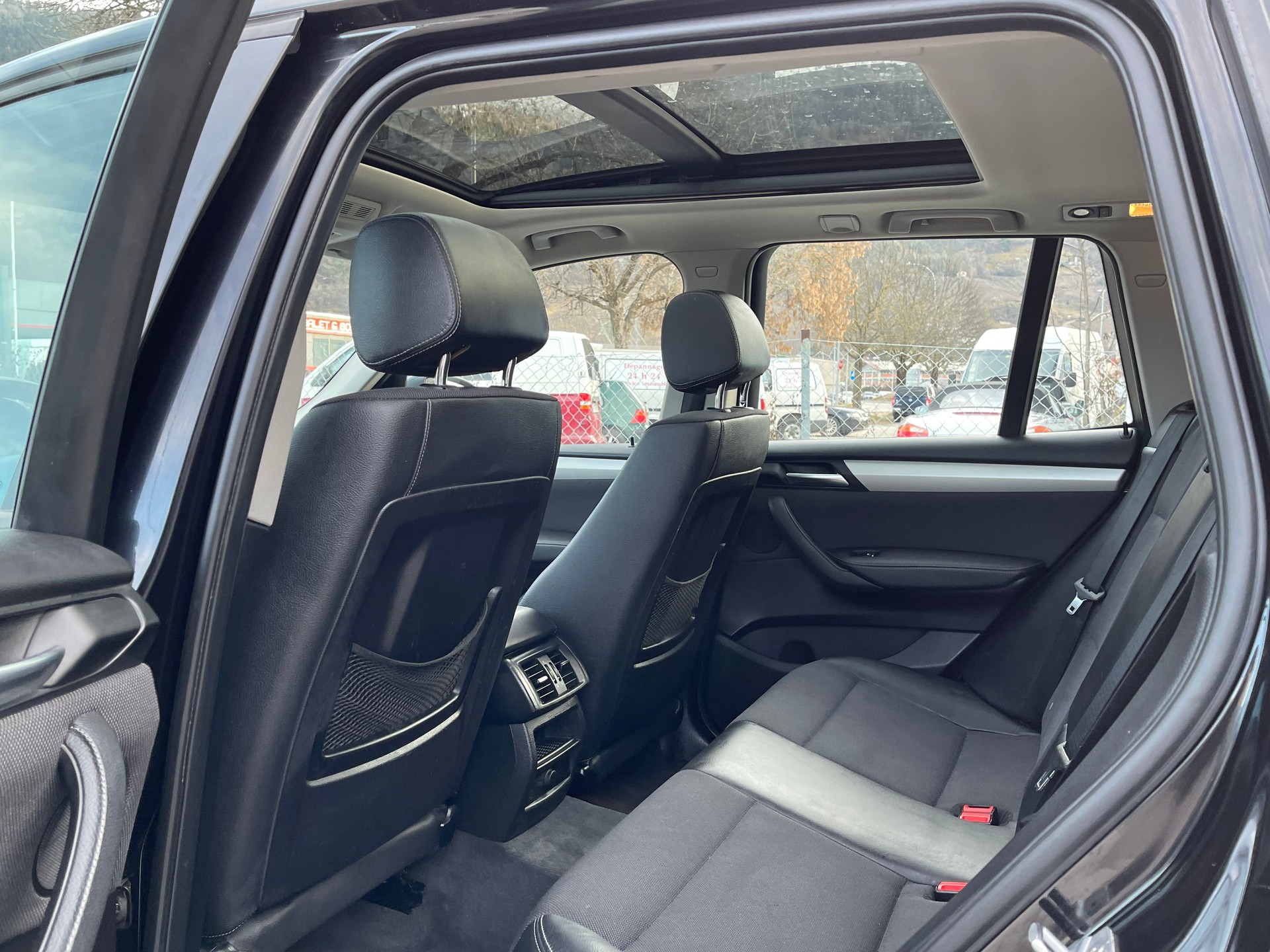 BMW X3 xDrive 20d M Sport Steptronic-image-28