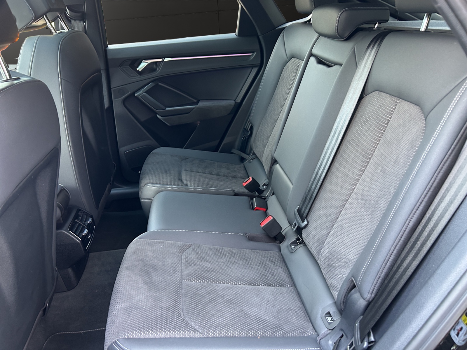 AUDI Q3 Sportback 35 TFSI S line Attraction S-tronic-image-11