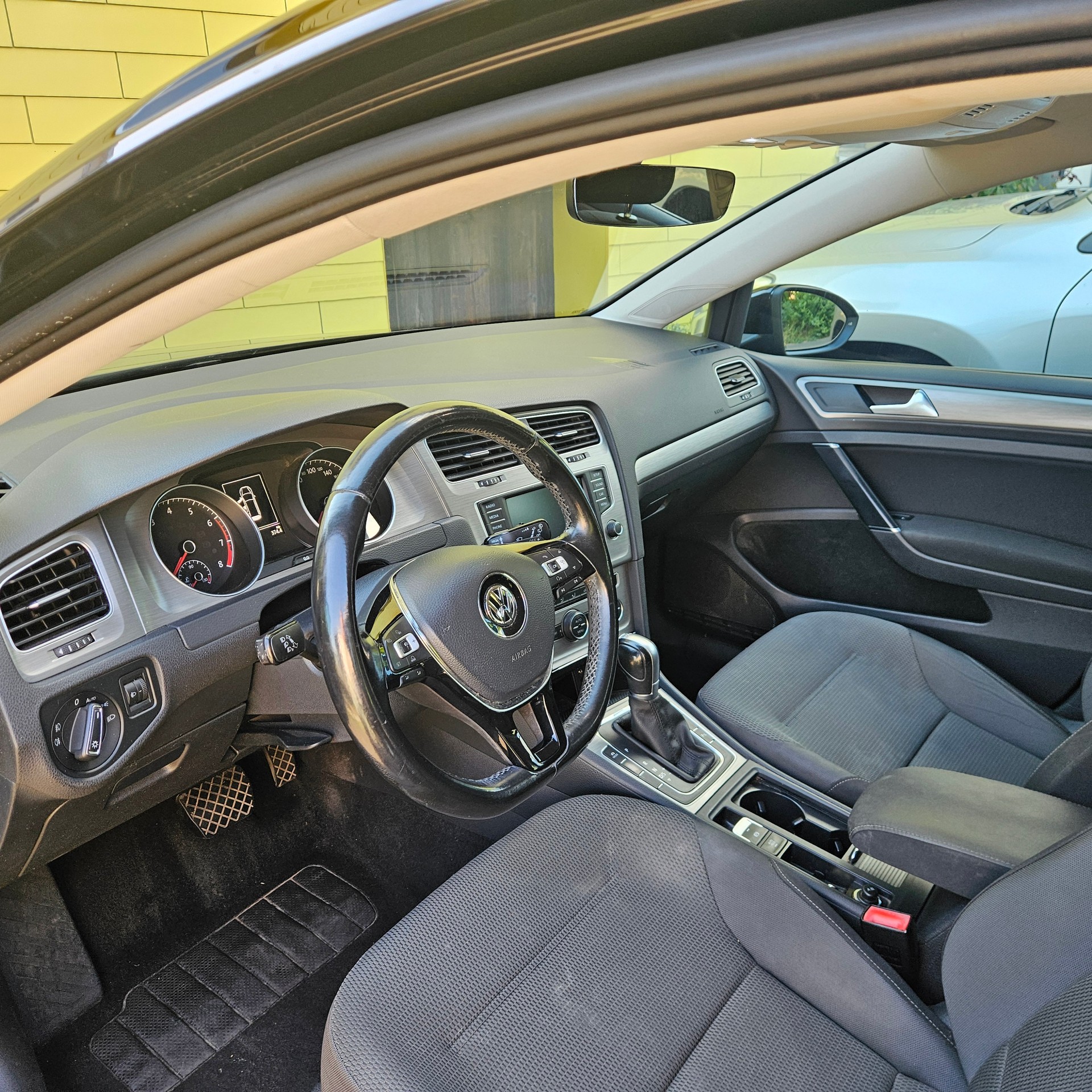 VW 1.4 TSI 125 Lounge DSG-image-3