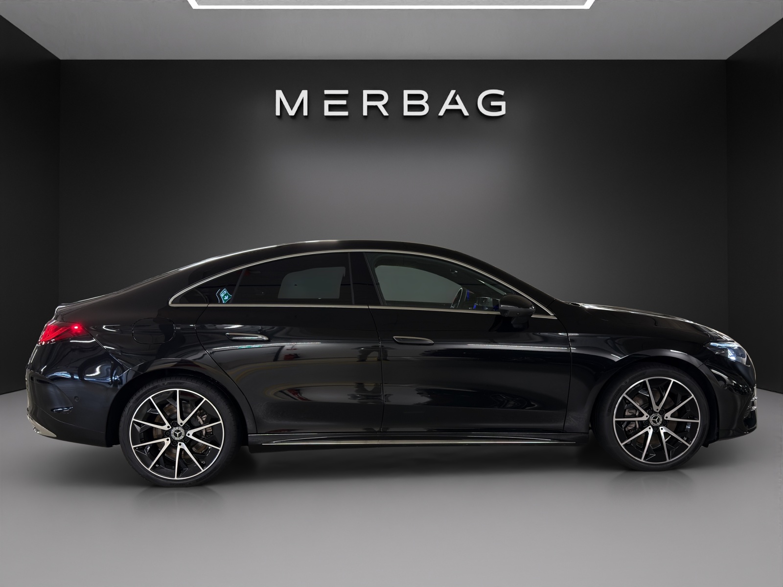 MERCEDES-BENZ CLA 350 4 Matic 85 kWh EQ-image-3