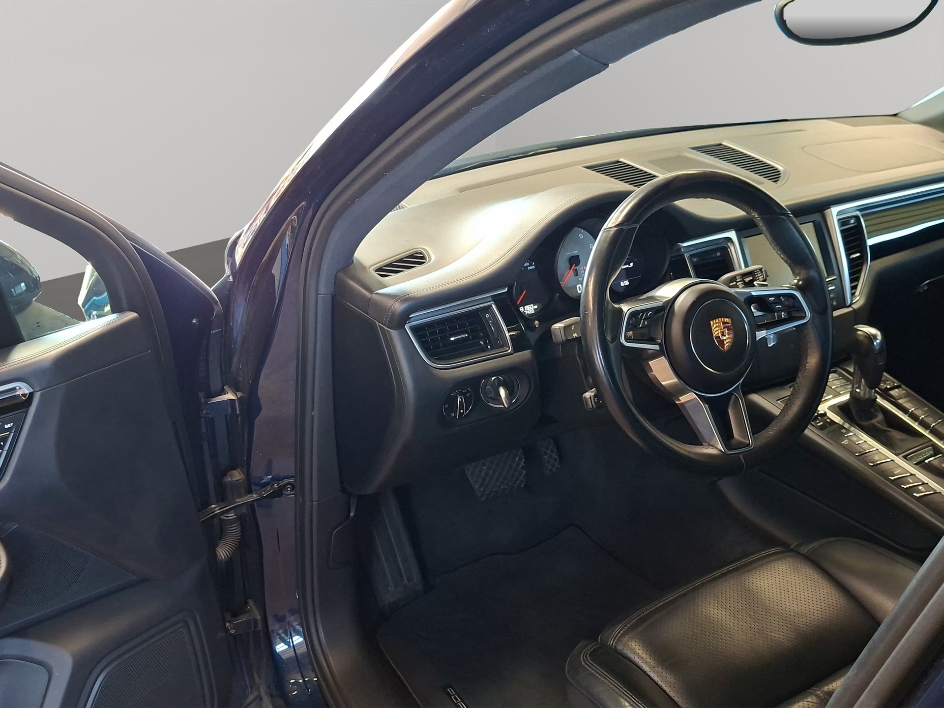 PORSCHE Macan S PDK-image-7