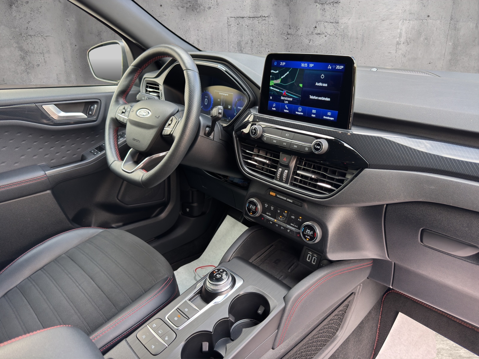 FORD Kuga 2.0 TDCi EcoBlue ST-Line X 4WD-image-12