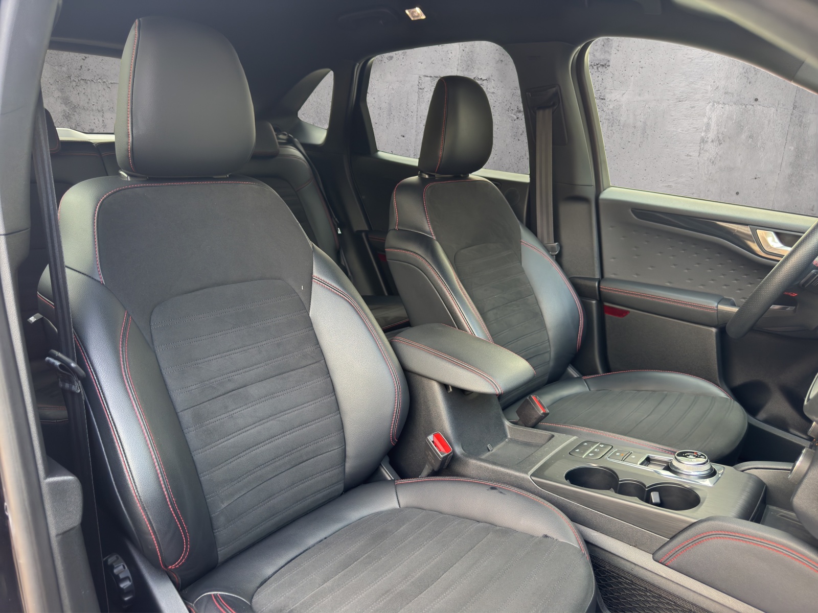 FORD Kuga 2.0 TDCi EcoBlue ST-Line X 4WD-image-13