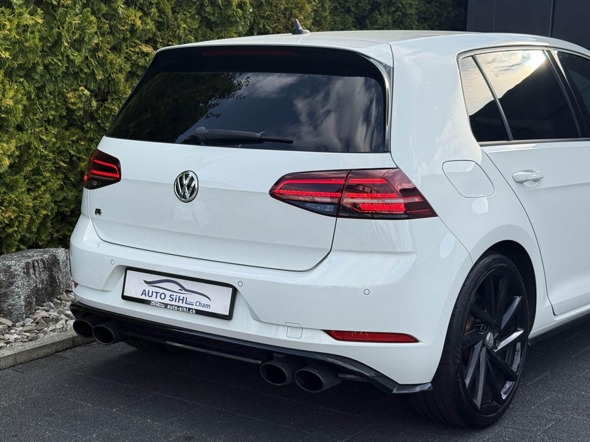 VW Golf 2.0 TSI R 4Motion / Face Lift - Digital-Cockpit / Frisch ab MFK-image-11