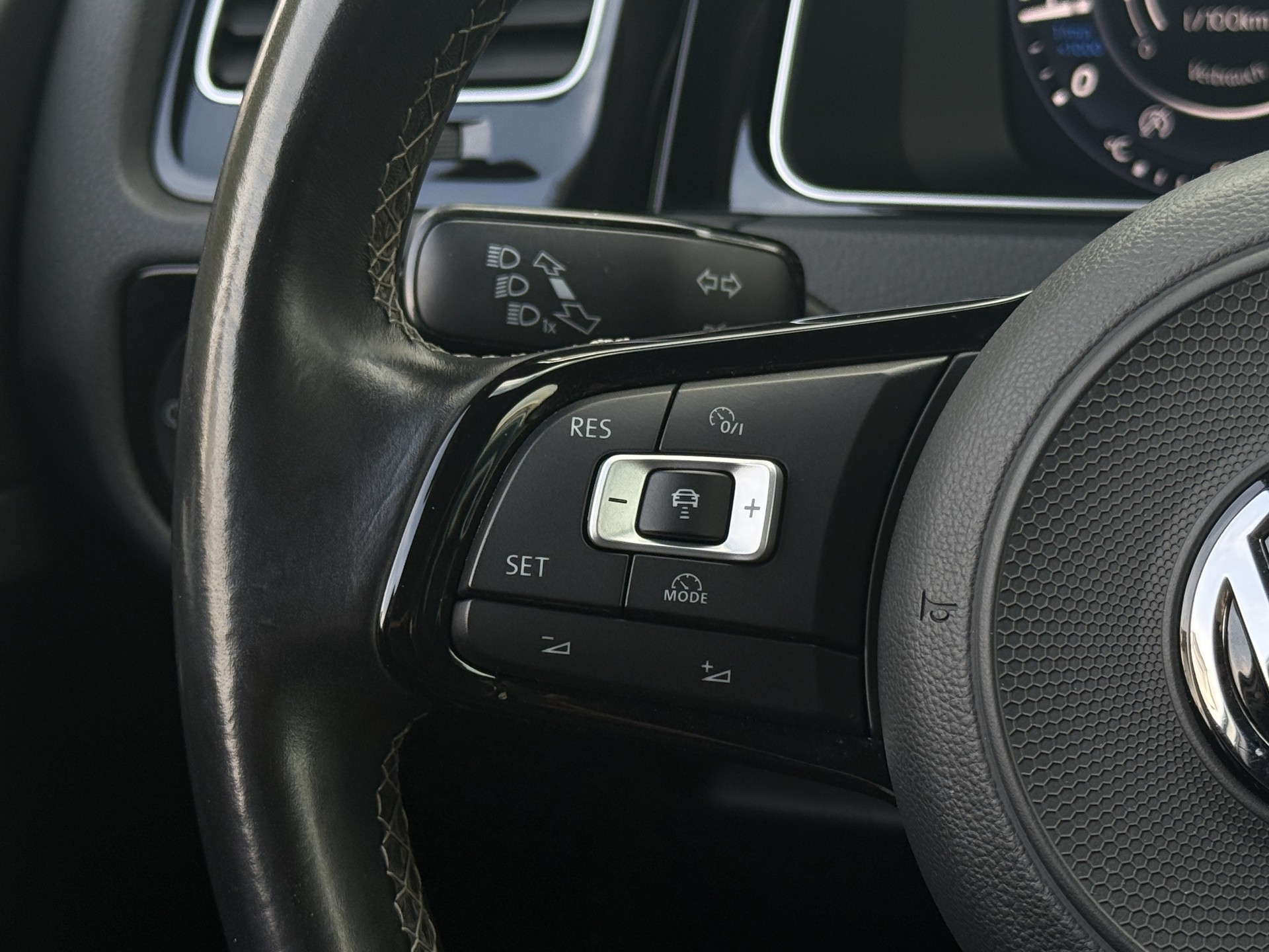 VW Golf 2.0 TSI R 4Motion / Face Lift - Digital-Cockpit / Frisch ab MFK-image-23