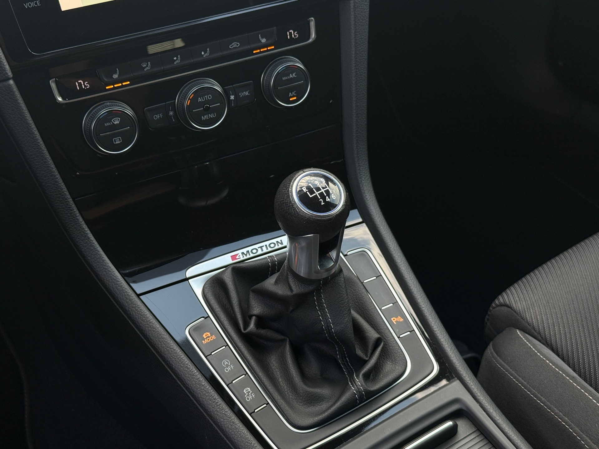 VW Golf 2.0 TSI R 4Motion / Face Lift - Digital-Cockpit / Frisch ab MFK-image-22