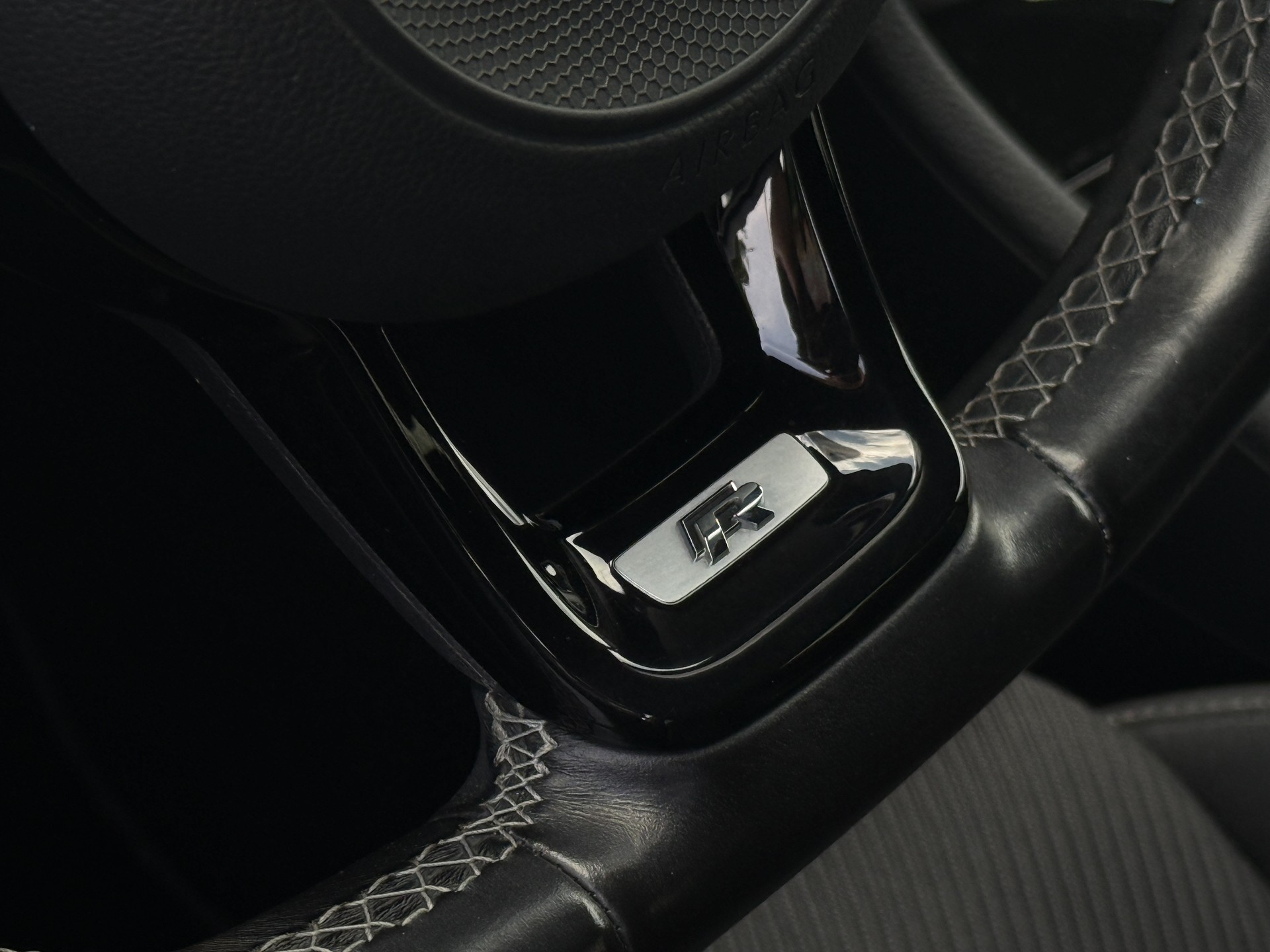 VW Golf 2.0 TSI R 4Motion / Face Lift - Digital-Cockpit / Frisch ab MFK-image-17