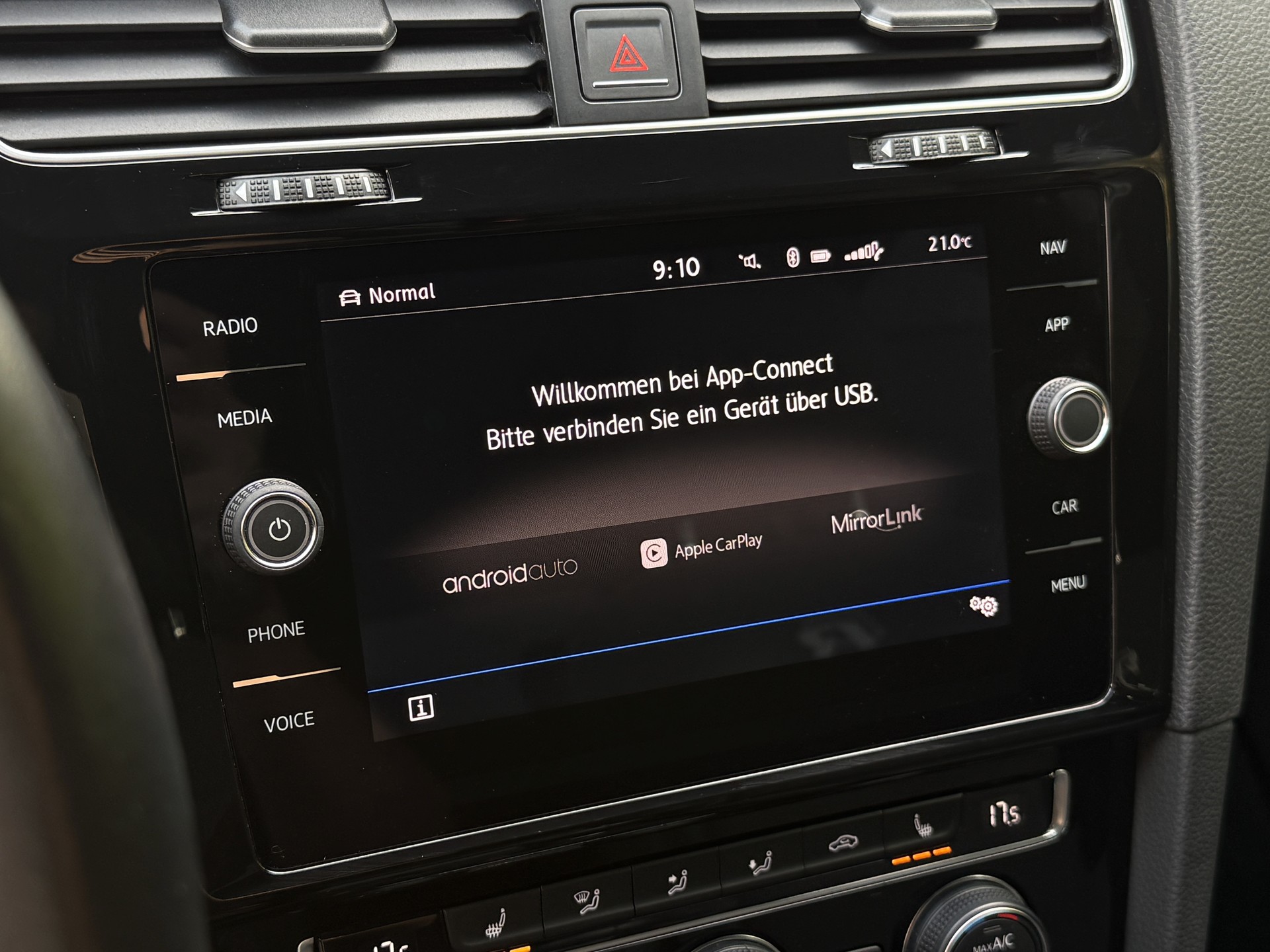 VW Golf 2.0 TSI R 4Motion / Face Lift - Digital-Cockpit / Frisch ab MFK-image-29
