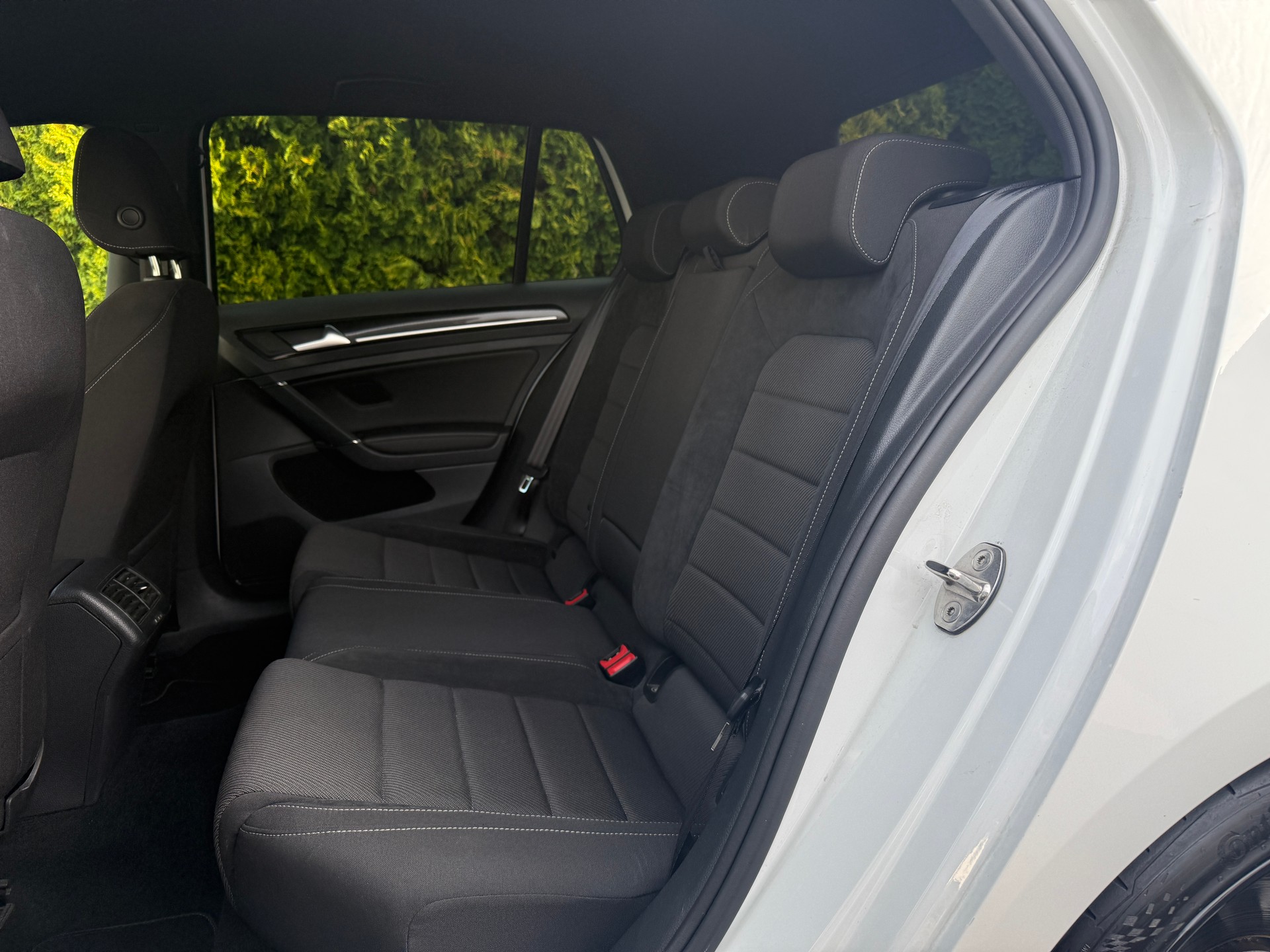 VW Golf 2.0 TSI R 4Motion / Face Lift - Digital-Cockpit / Frisch ab MFK-image-19