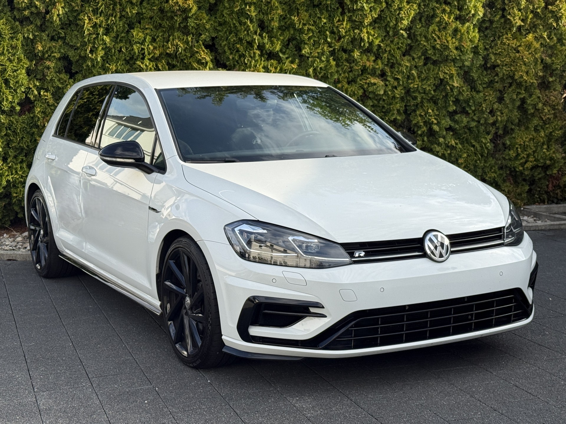 VW Golf 2.0 TSI R 4Motion / Face Lift - Digital-Cockpit / Frisch ab MFK-image-4
