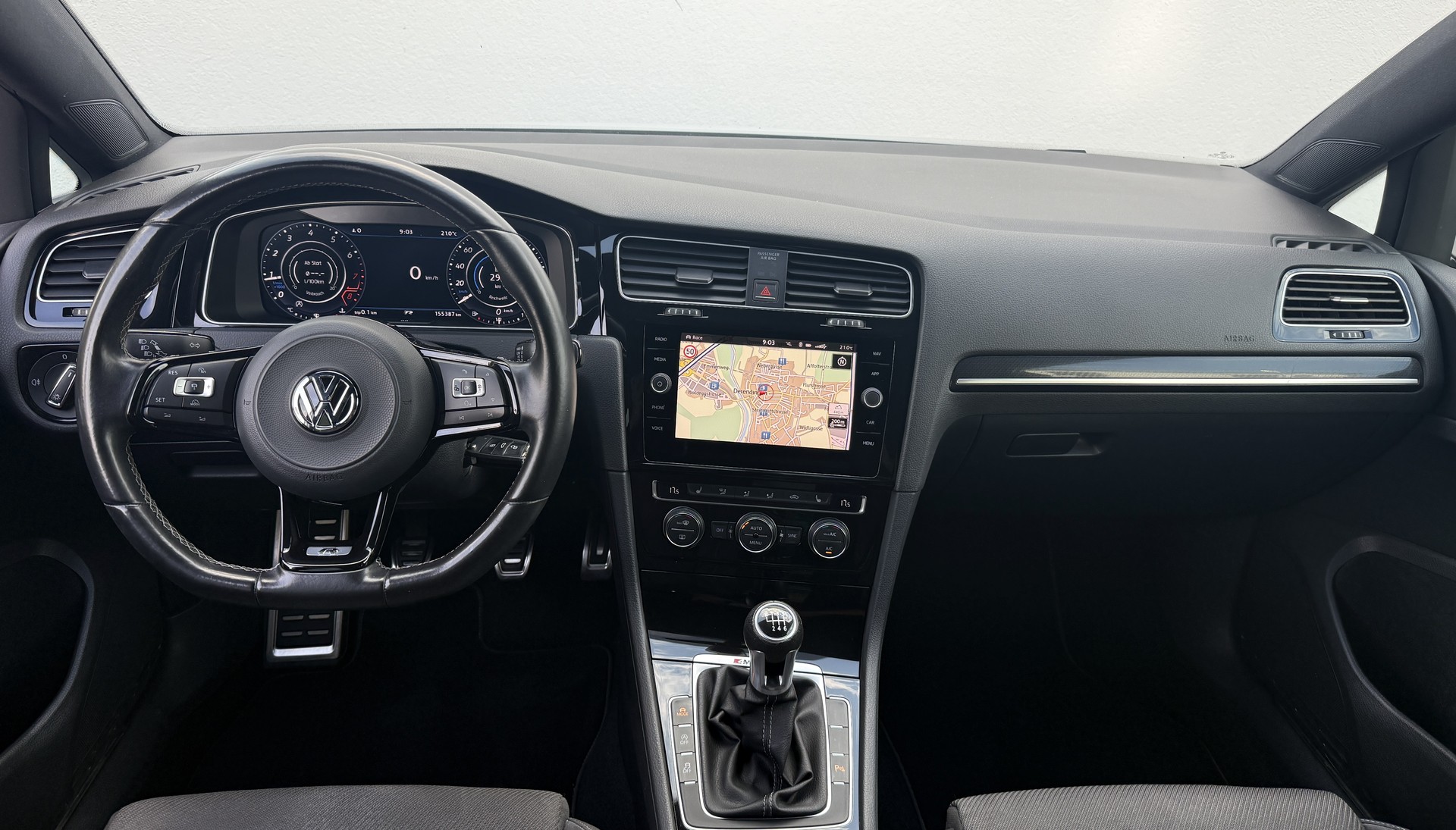VW Golf 2.0 TSI R 4Motion / Face Lift - Digital-Cockpit / Frisch ab MFK-image-25