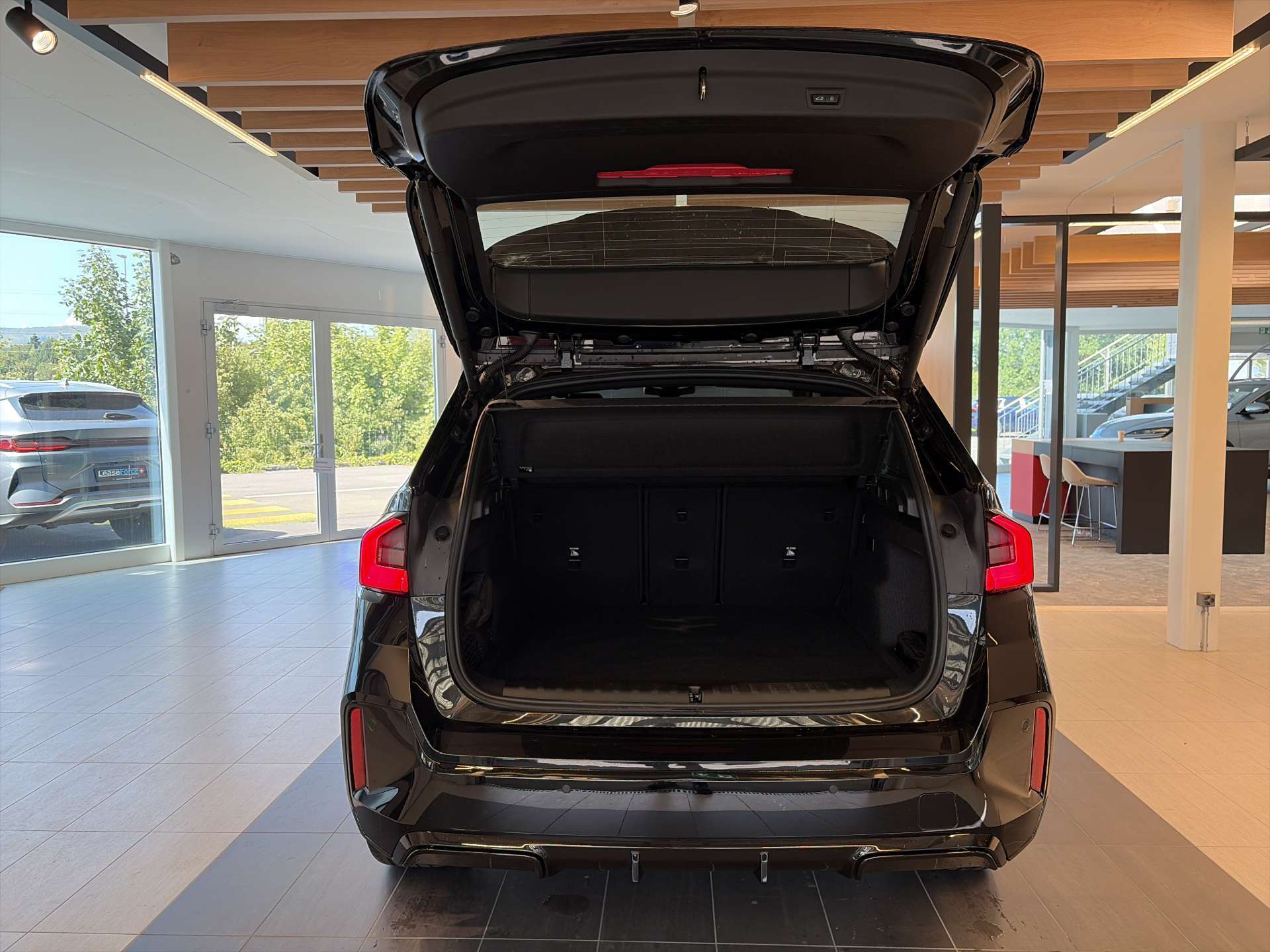 BMW X1 xDrive 25e M Sport 245PS Automat-image-7