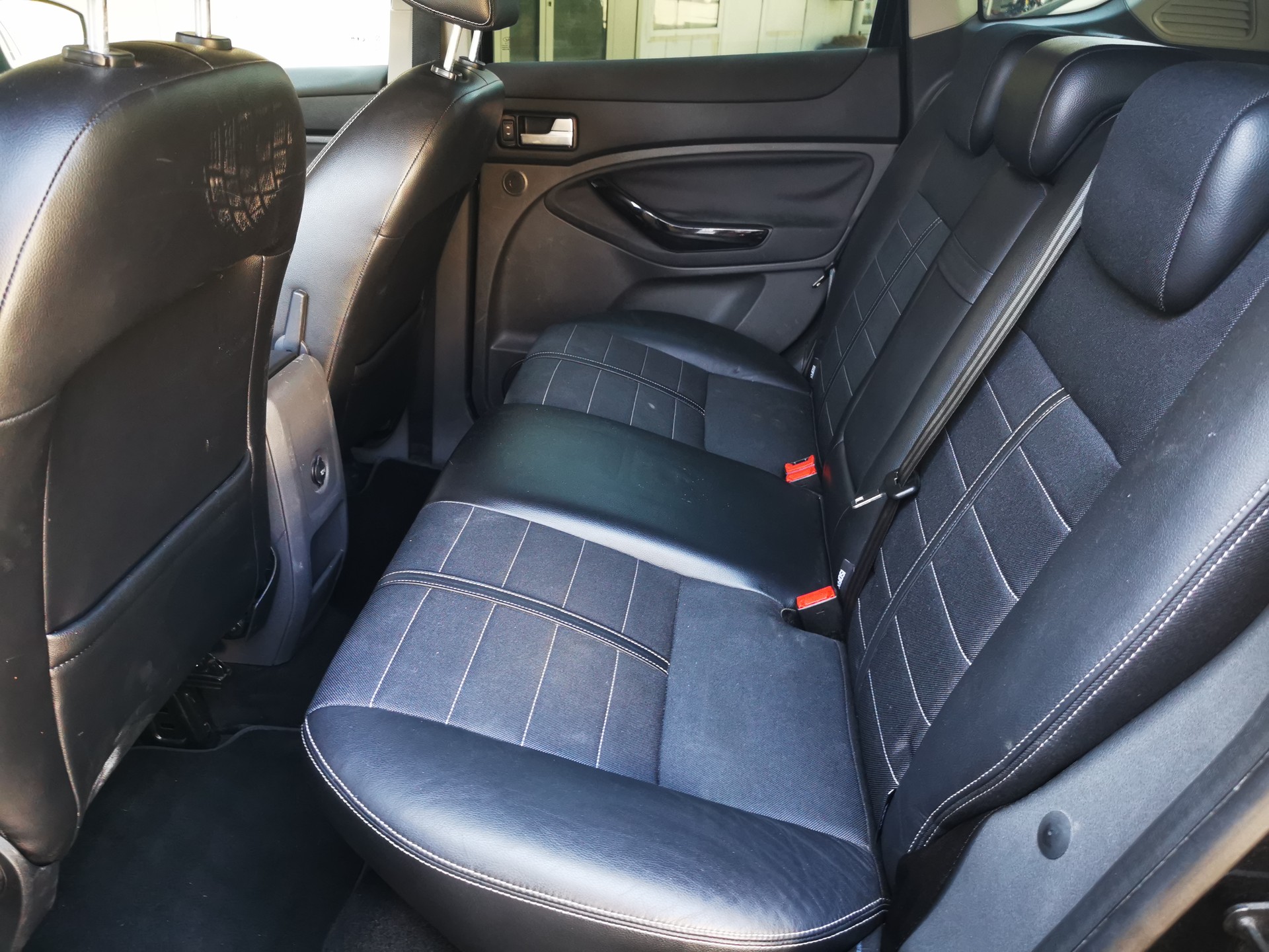 FORD Kuga 2.0 TDCi Carving 4WD-image-8