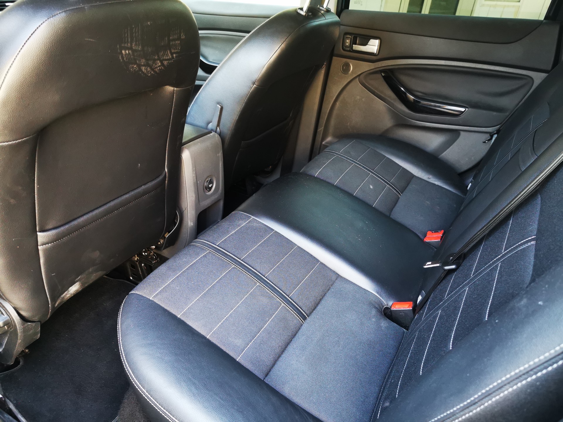 FORD Kuga 2.0 TDCi Carving 4WD-image-7
