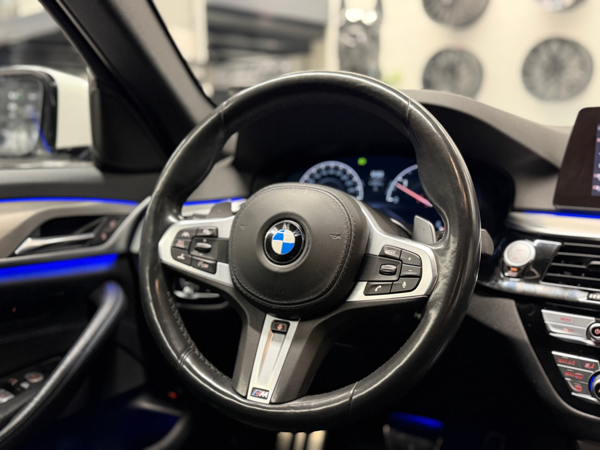 BMW 530d xDrive SAG *M-Sport*Driving Assistant Plus*AHK*Frisch ab MFK*Garantie*-image-18