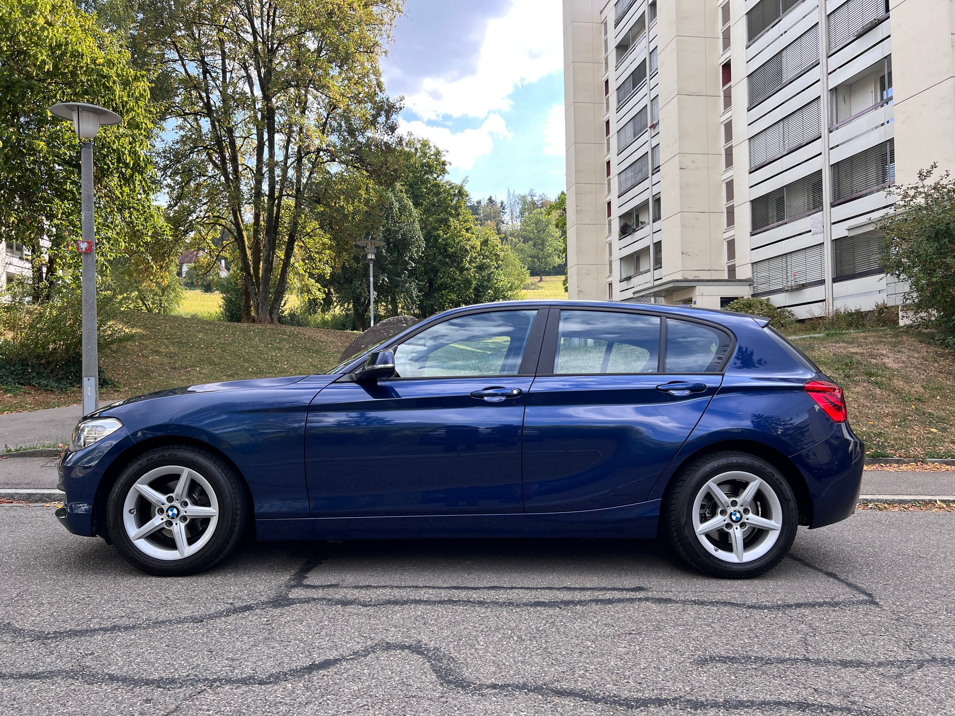BMW 118i-image-1