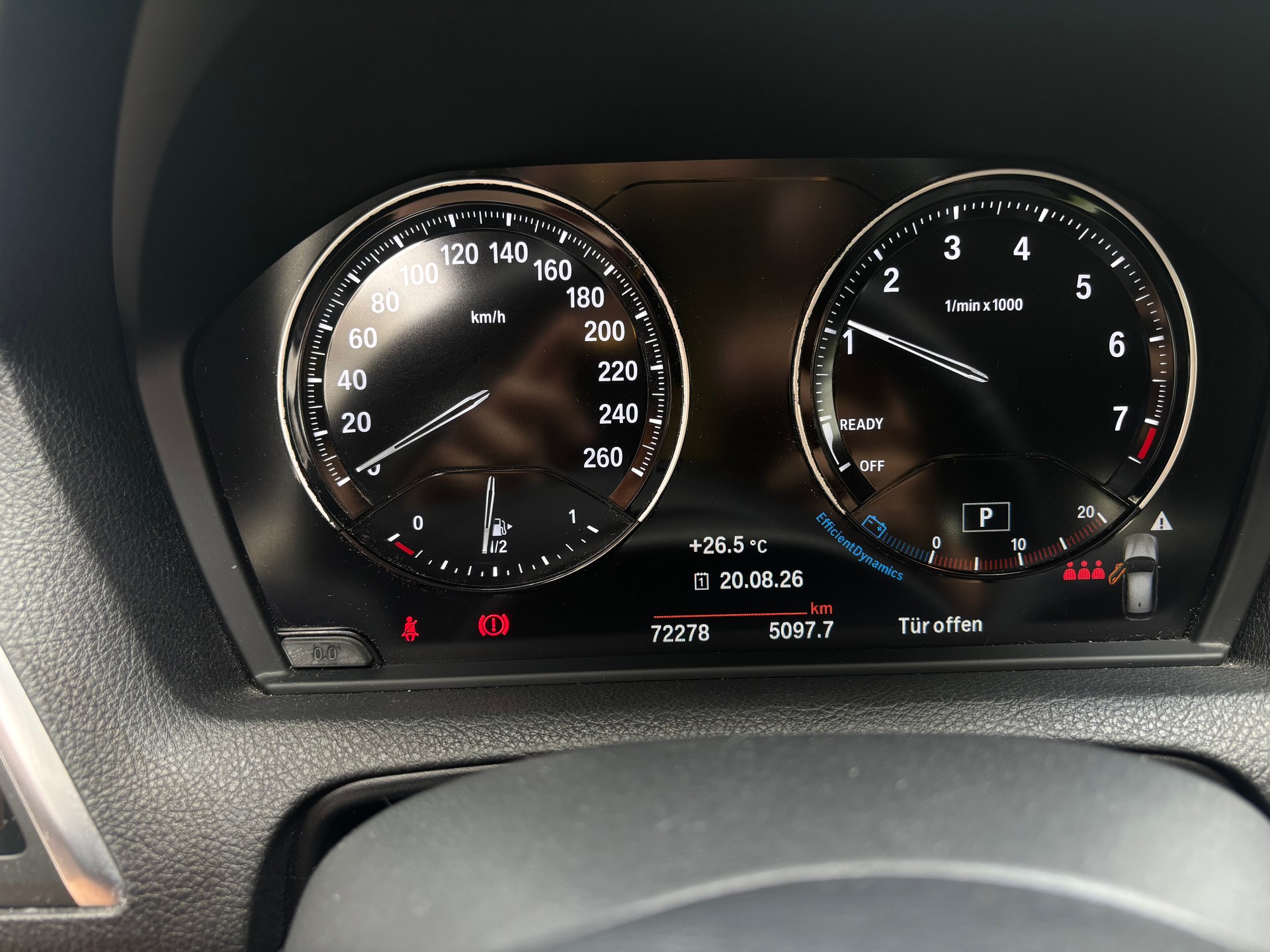 BMW 118i-image-12