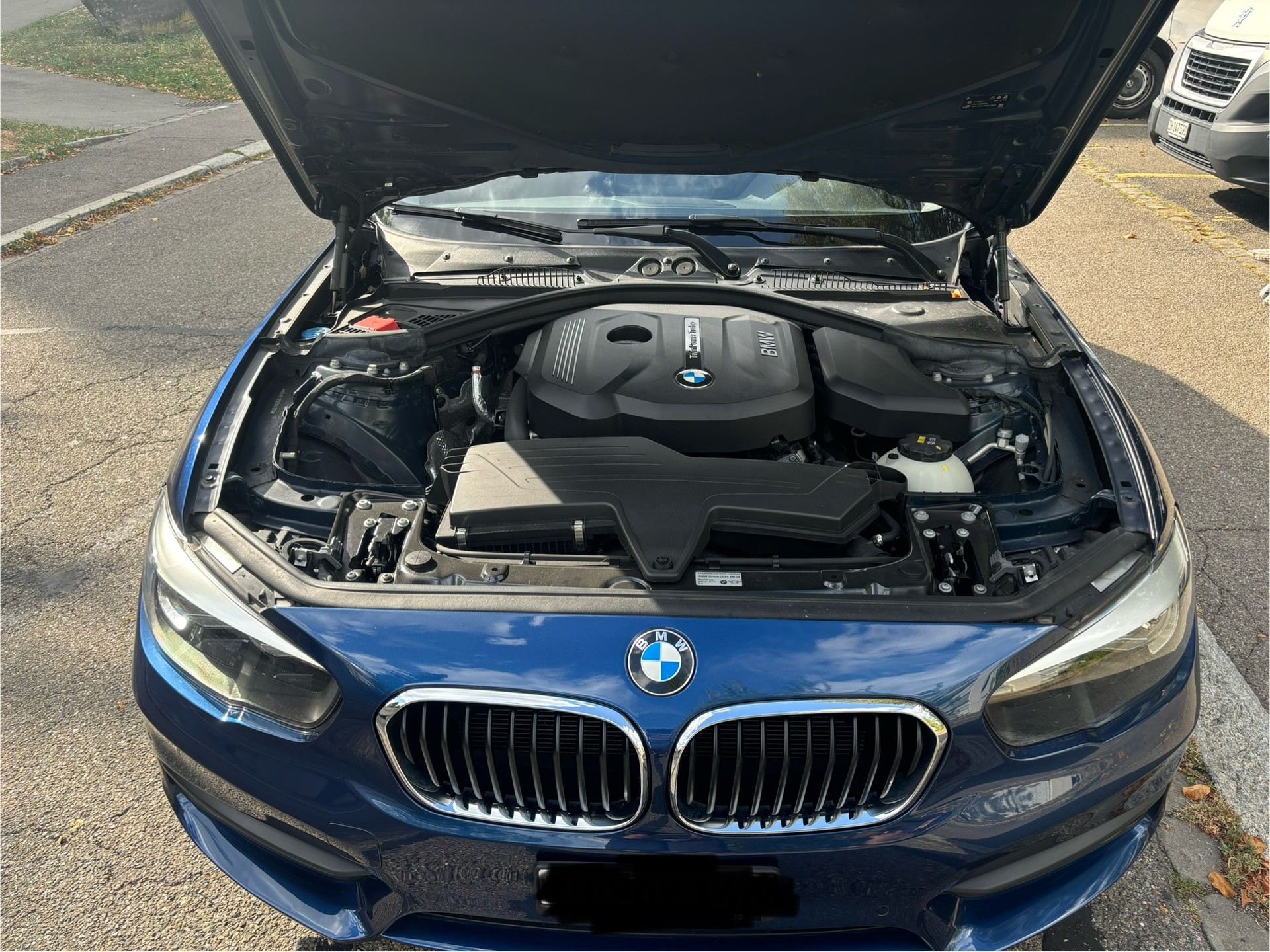 BMW 118i-image-8