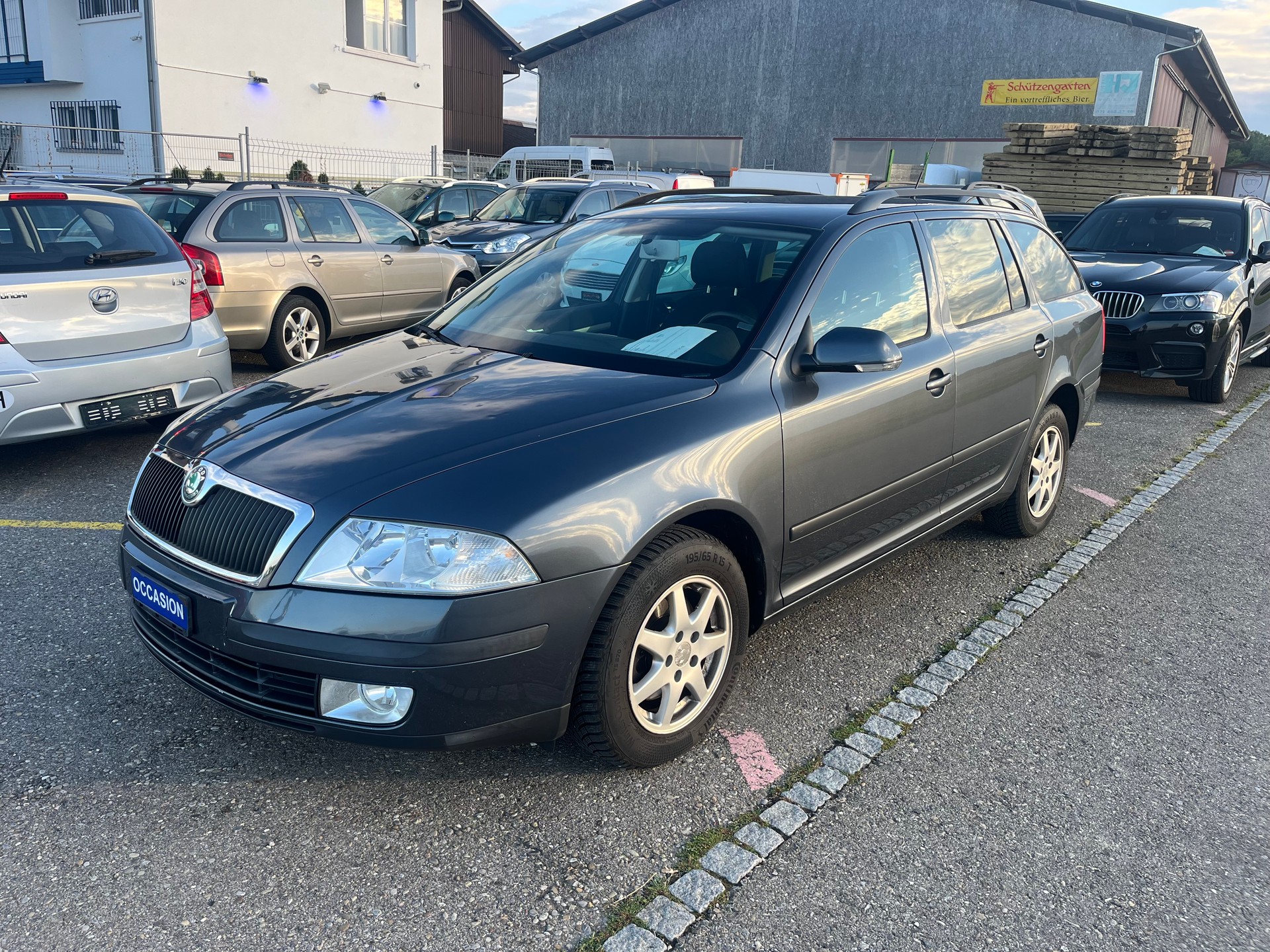 SKODA Octavia 2.0 FSI Swiss Adventure 4x4-image-0
