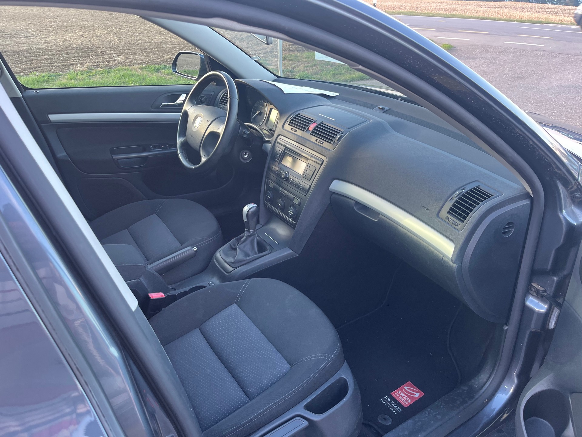 SKODA Octavia 2.0 FSI Swiss Adventure 4x4-image-8