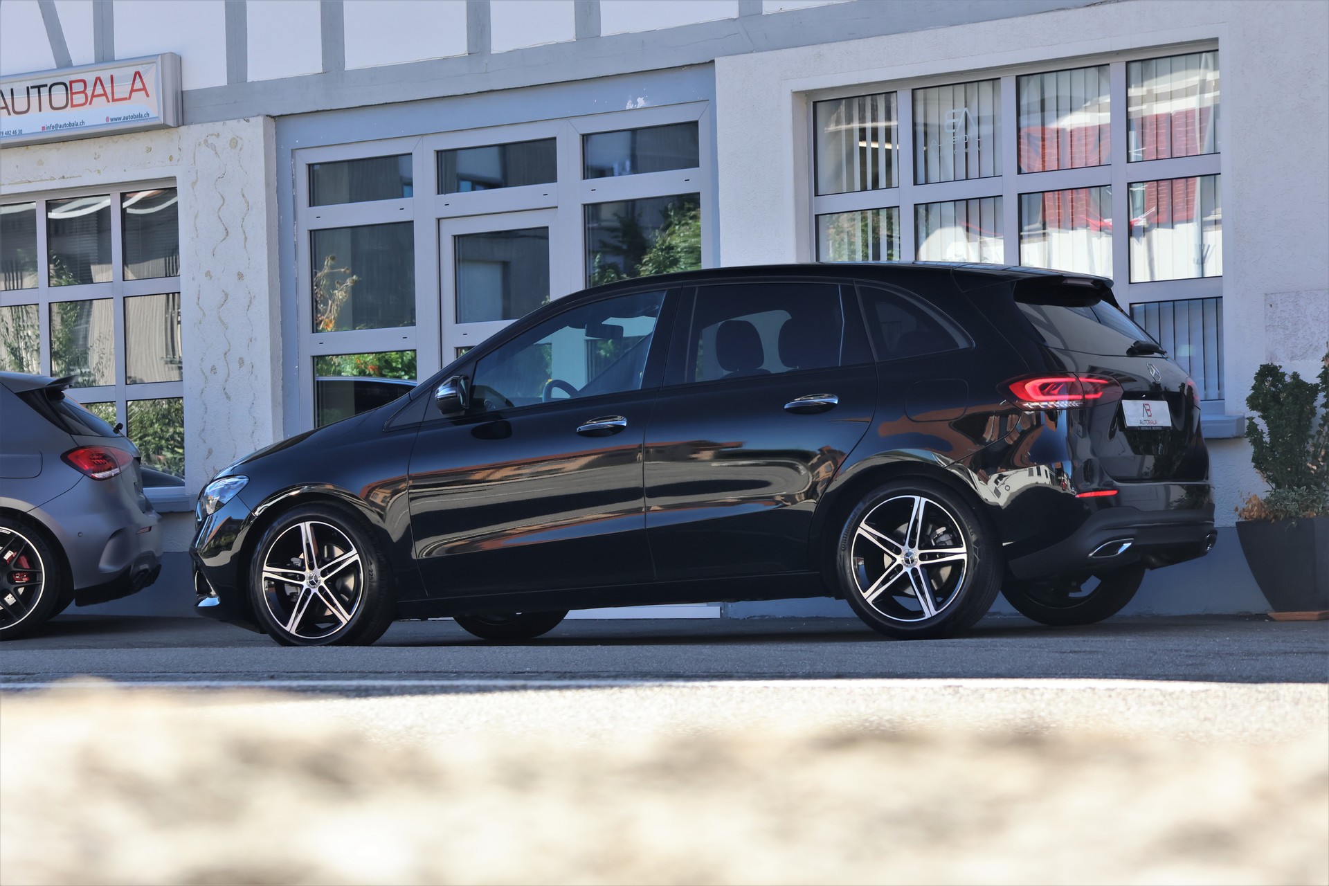 MERCEDES-BENZ B 200 Progressive Night Star 7G-DCT (CH)-showroom-element-3