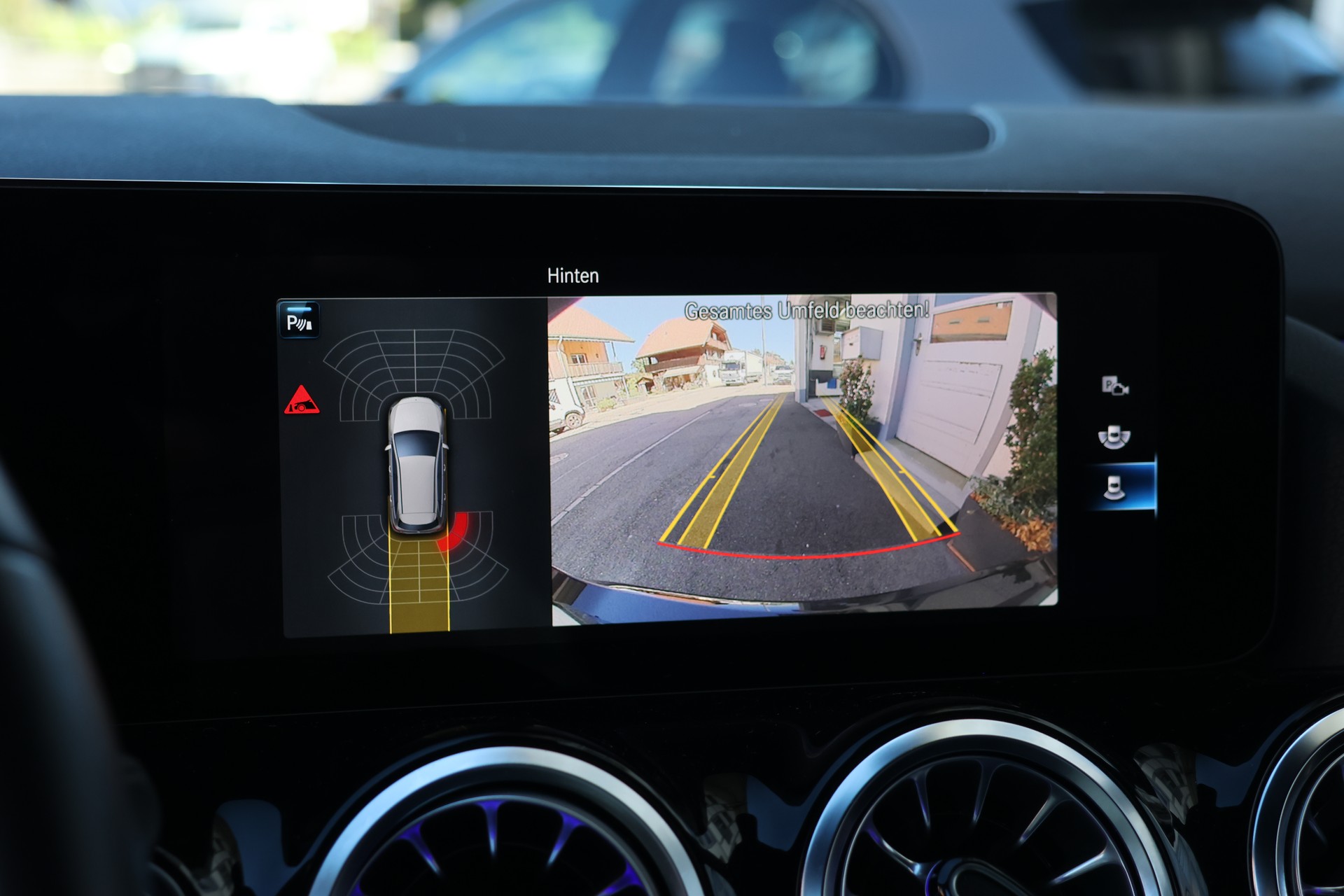 MERCEDES-BENZ B 200 Progressive Night Star 7G-DCT (CH)-image-17