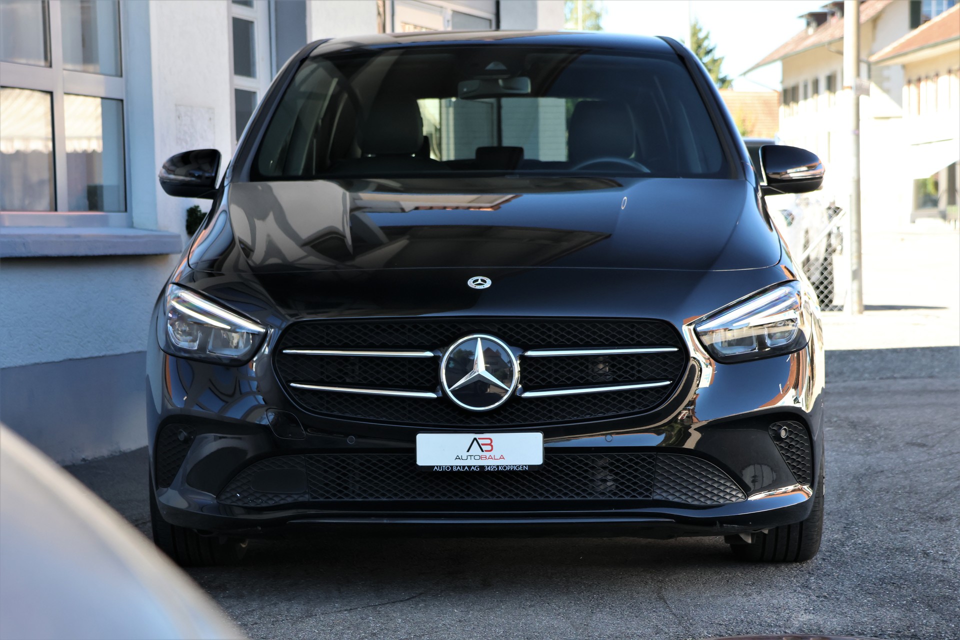 MERCEDES-BENZ B 200 Progressive Night Star 7G-DCT (CH)-showroom-element-1
