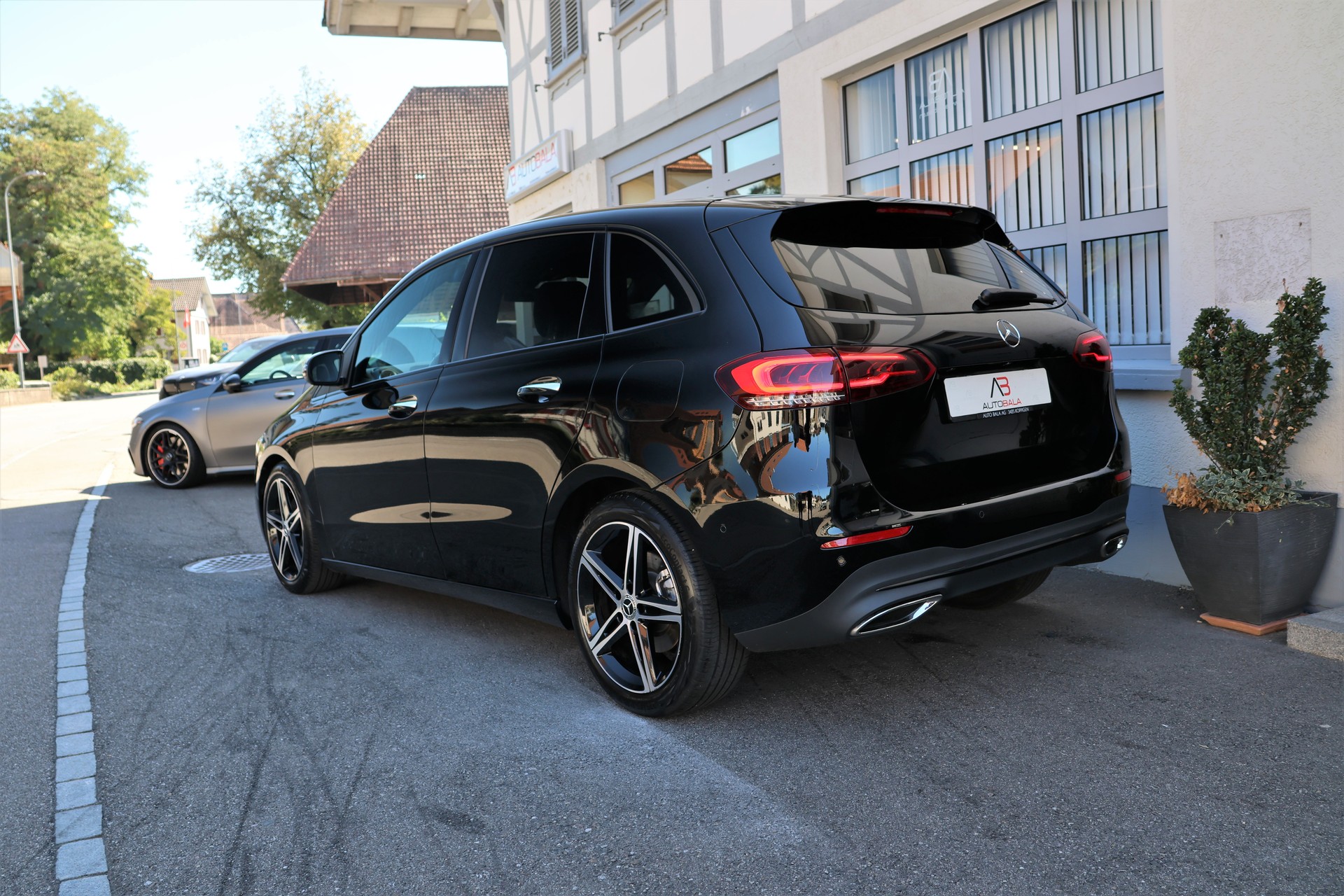 MERCEDES-BENZ B 200 Progressive Night Star 7G-DCT (CH)-image-4
