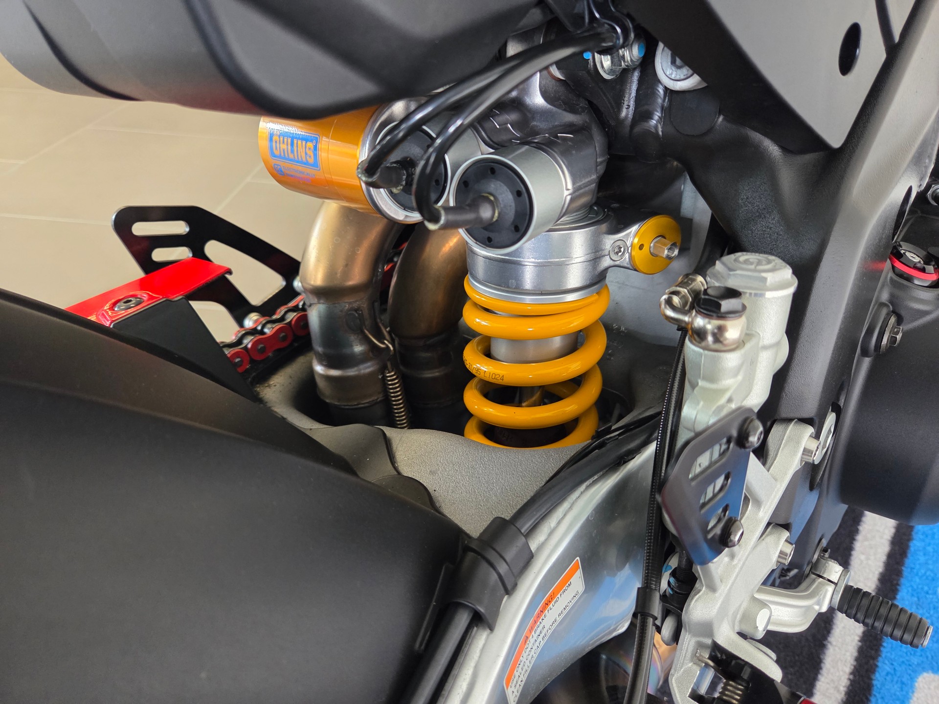 APRILIA Tuono V4 1100 E5+ Factory-image-11