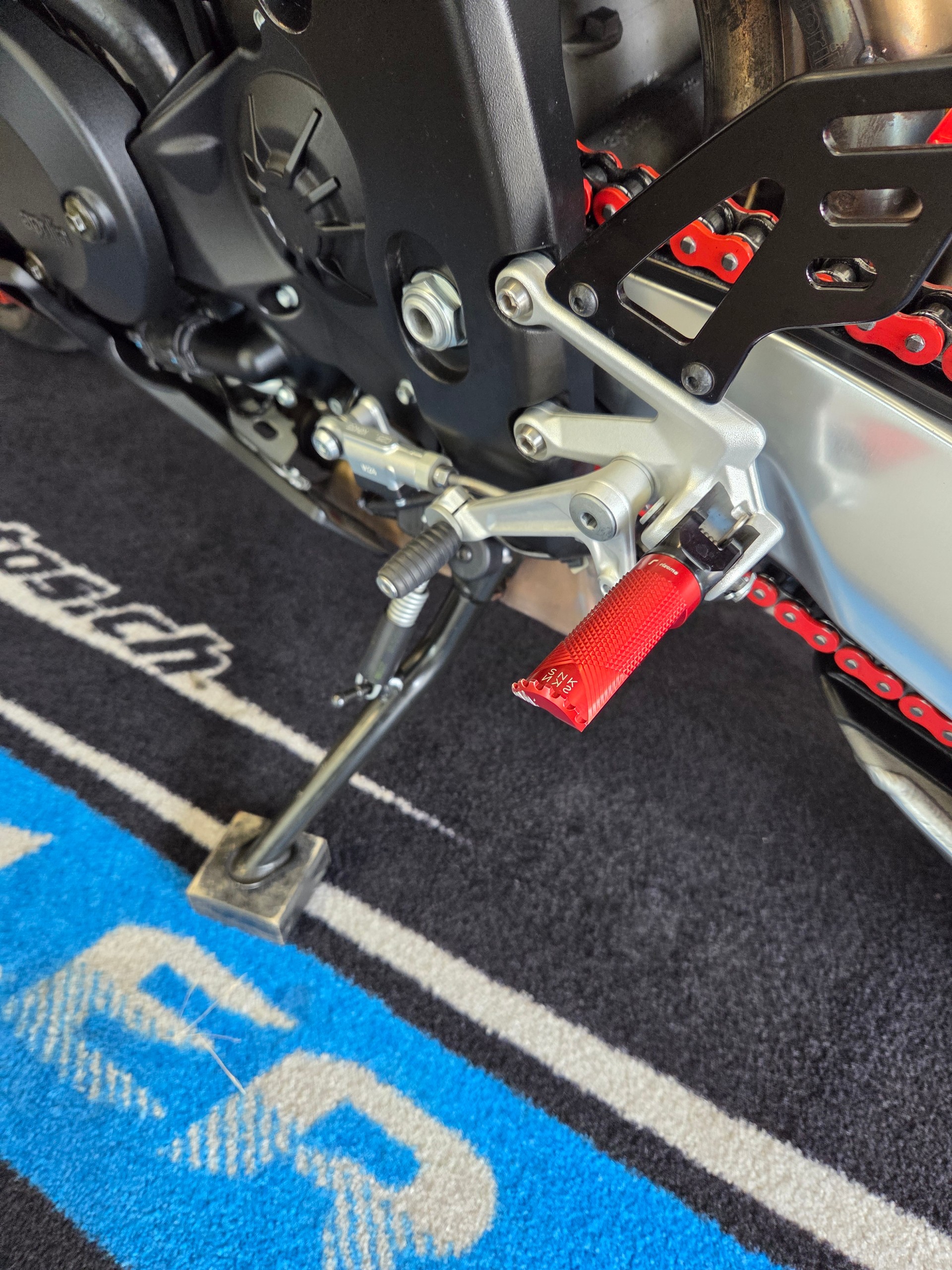 APRILIA Tuono V4 1100 E5+ Factory-image-5