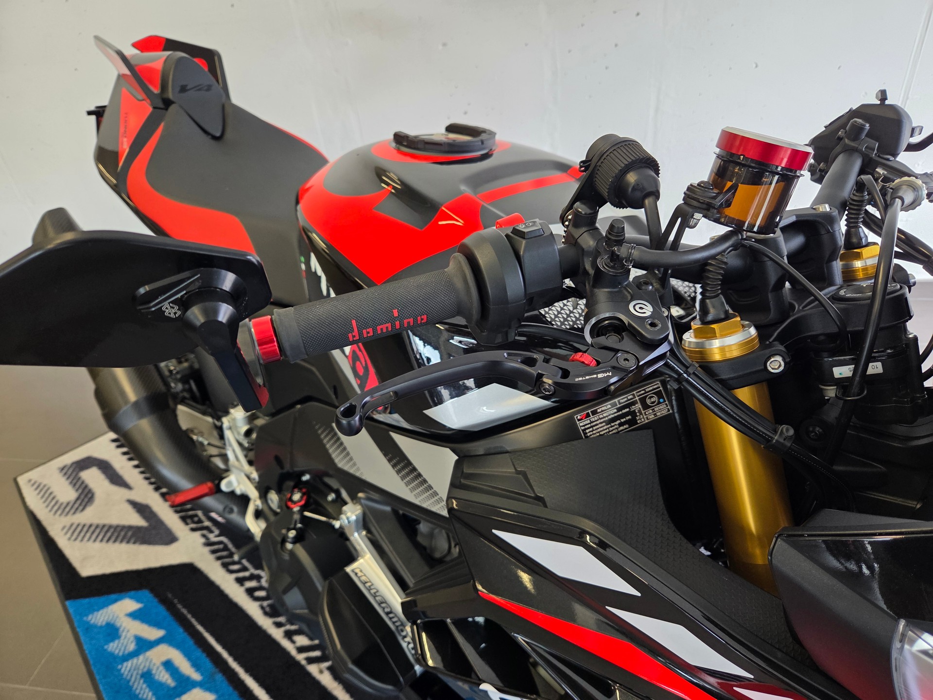 APRILIA Tuono V4 1100 E5+ Factory-image-9
