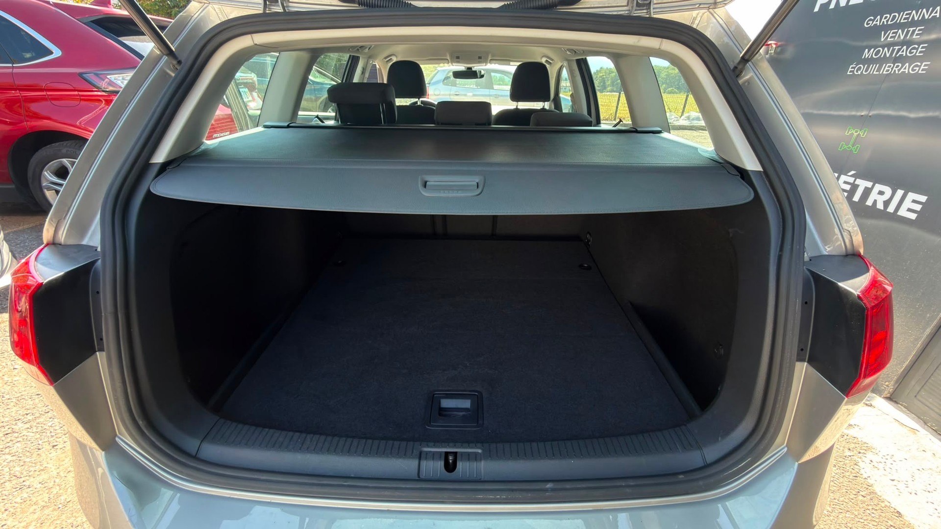 VW Golf Variant 1.4 TSI Comfortline DSG-image-11