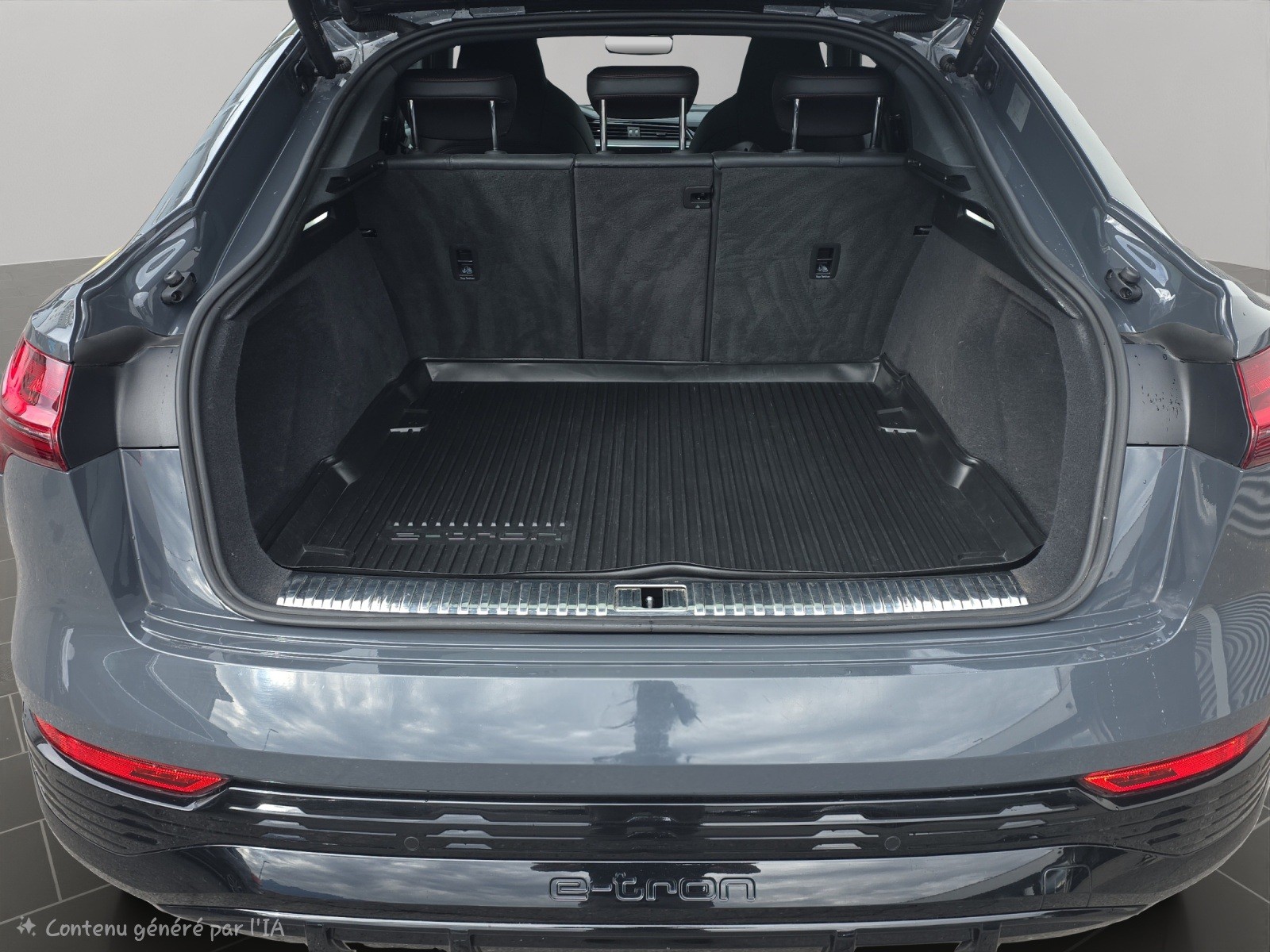 AUDI Q8 Sportback 55 e-tron Black Edition quattro-image-14